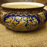 Enamelled earthenware planter