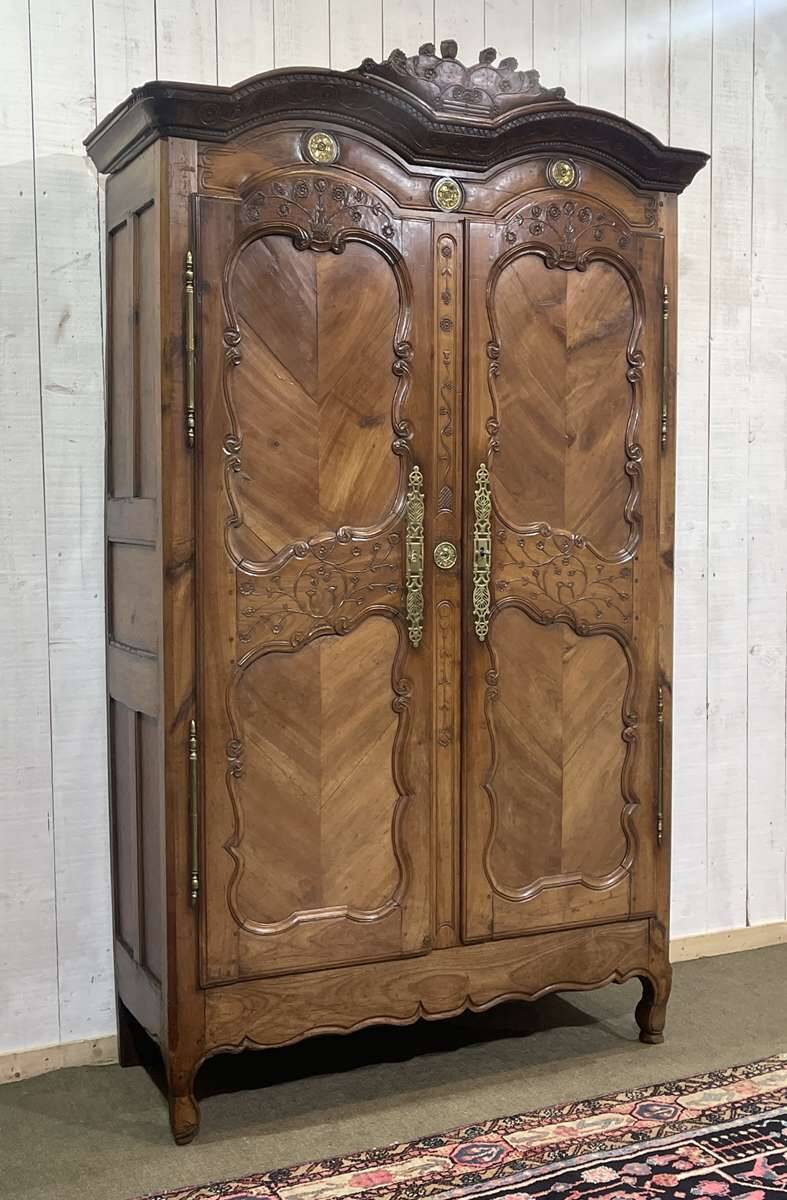 Wedding armoire from Rennes dated 1857 and signed François fils Denot.