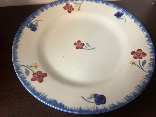 Mary lou plate decorated with small flowers in digoin earthenware