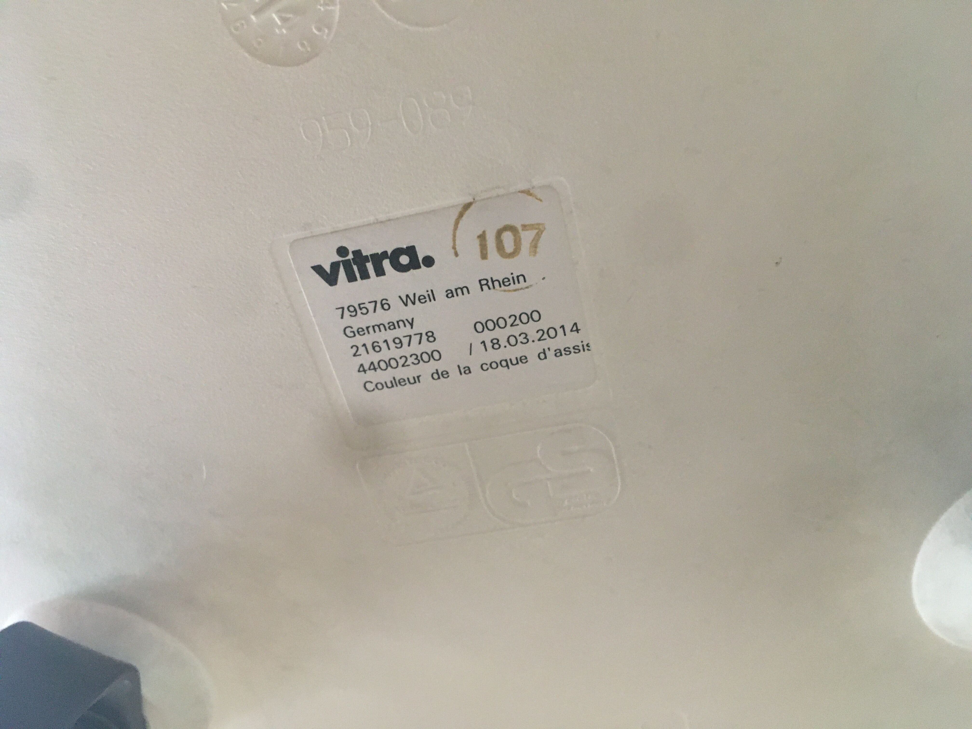 DSW chair by Charles & Ray Eames, Vitra edition