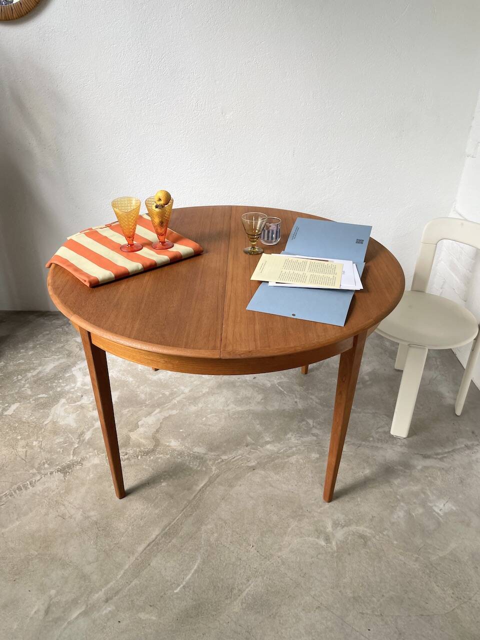 Scandinavian round teak table with extension