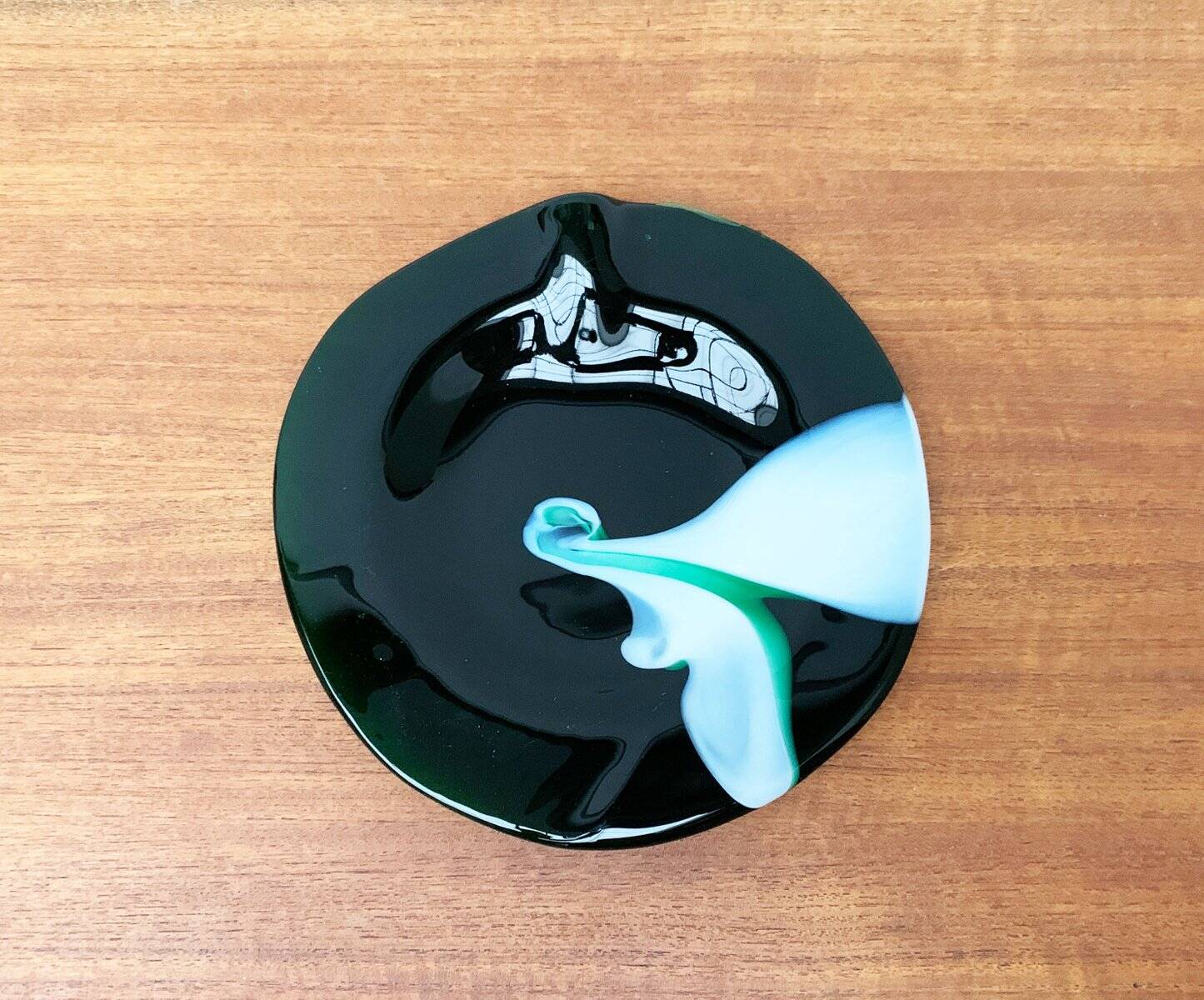 Artistic vintage German glass bowl plate by Hans Jürgen Richartz for Mathildenhütte, Solingen.