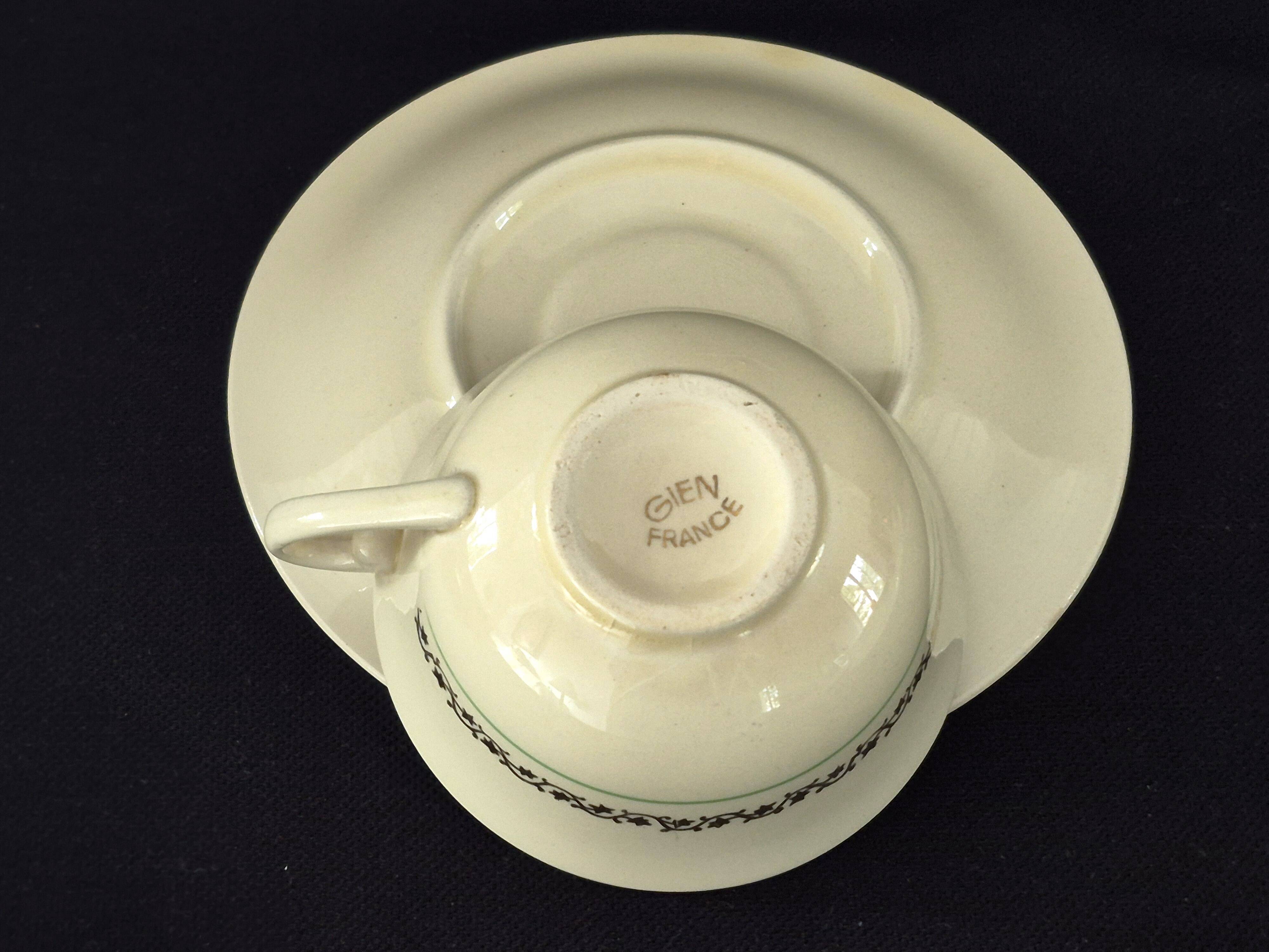 Set of 8 cups and saucers in Gien earthenware, model Valence A040.