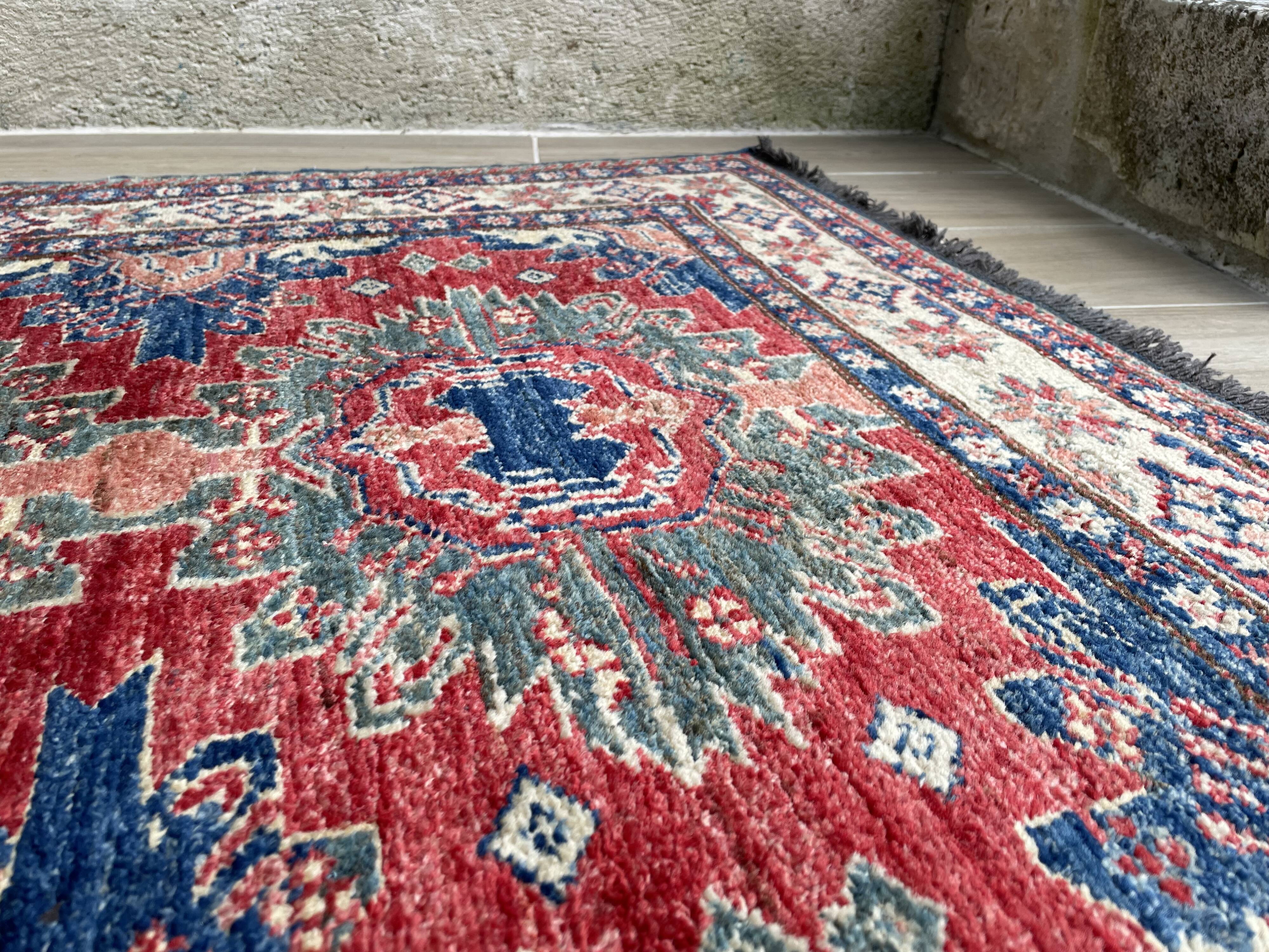 Carpet wool and silk 188x121cm