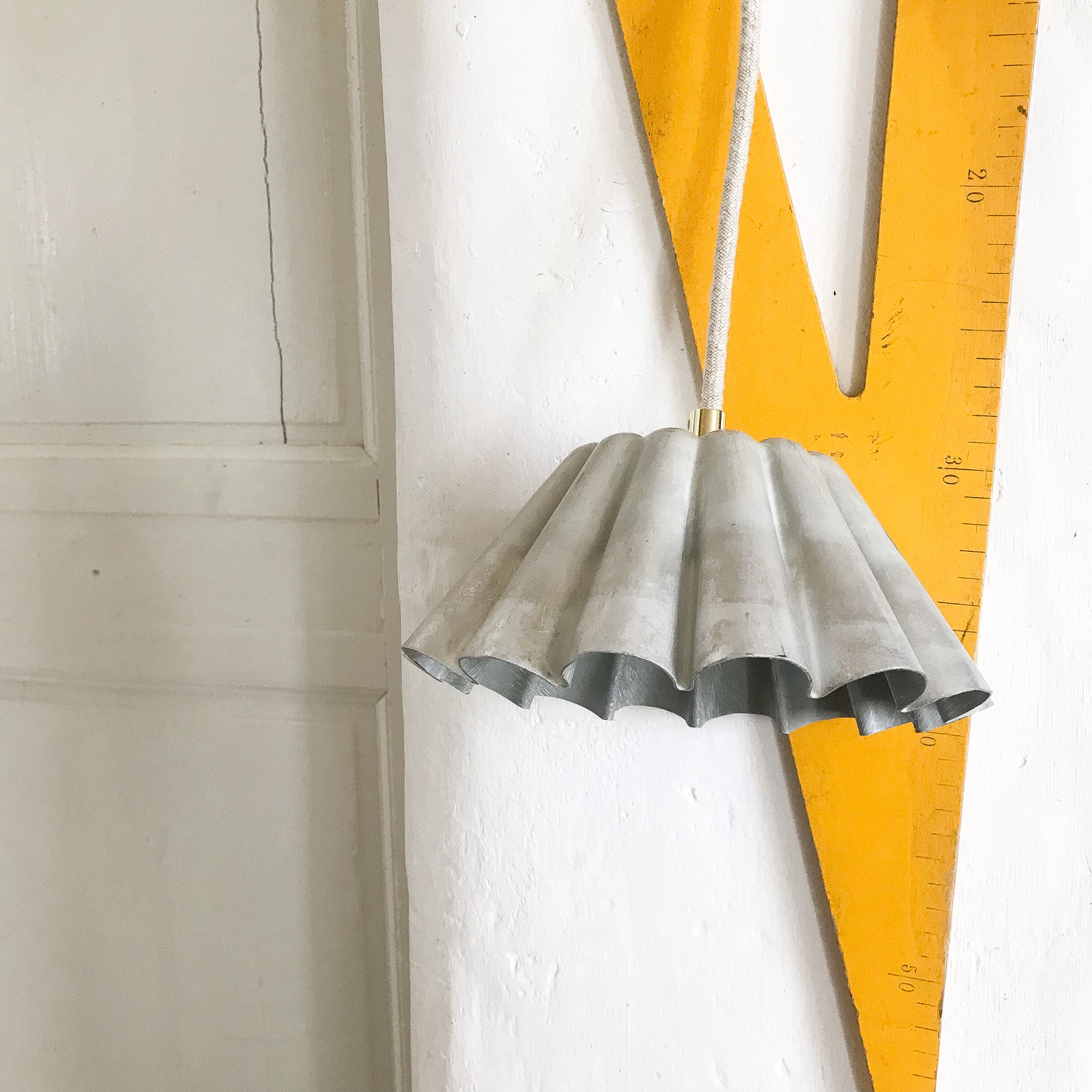 Vintage tin pendant lamp