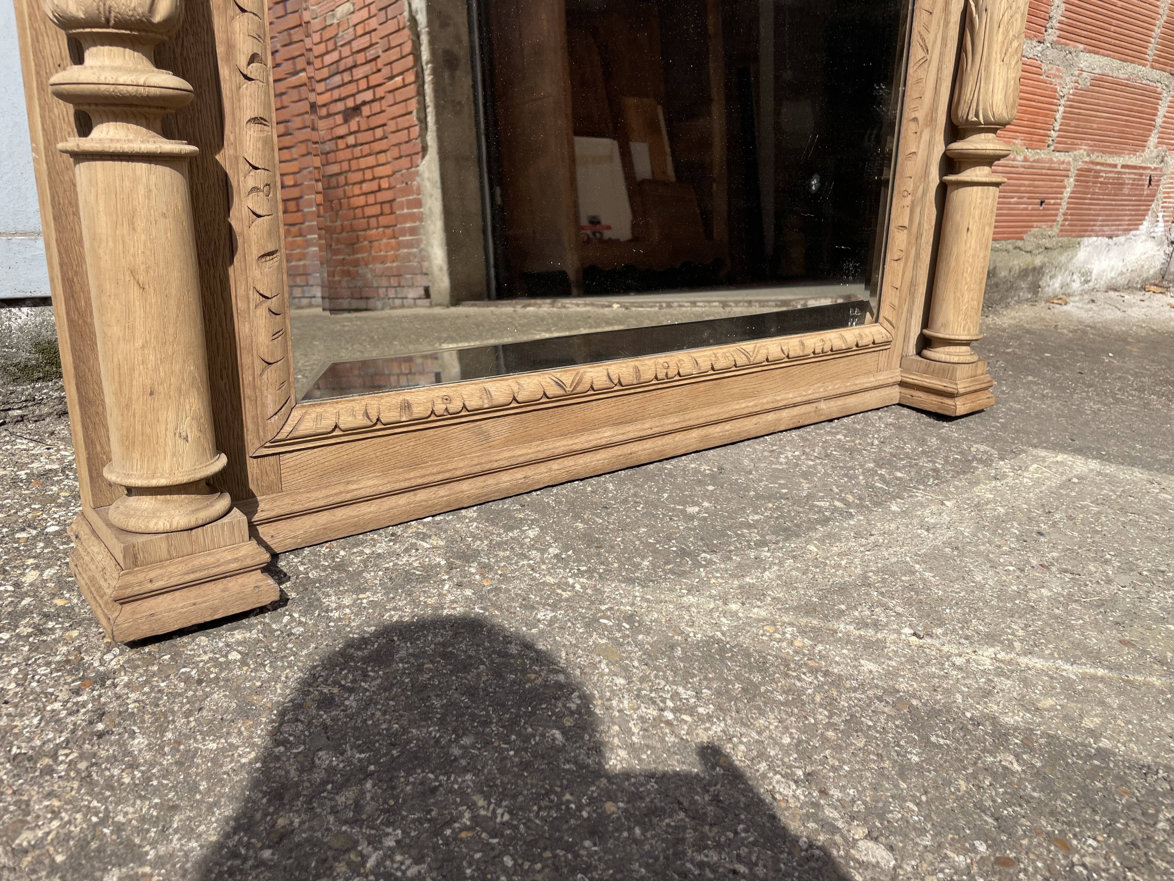 Mirror in oak aero erased wolf's head Henri II