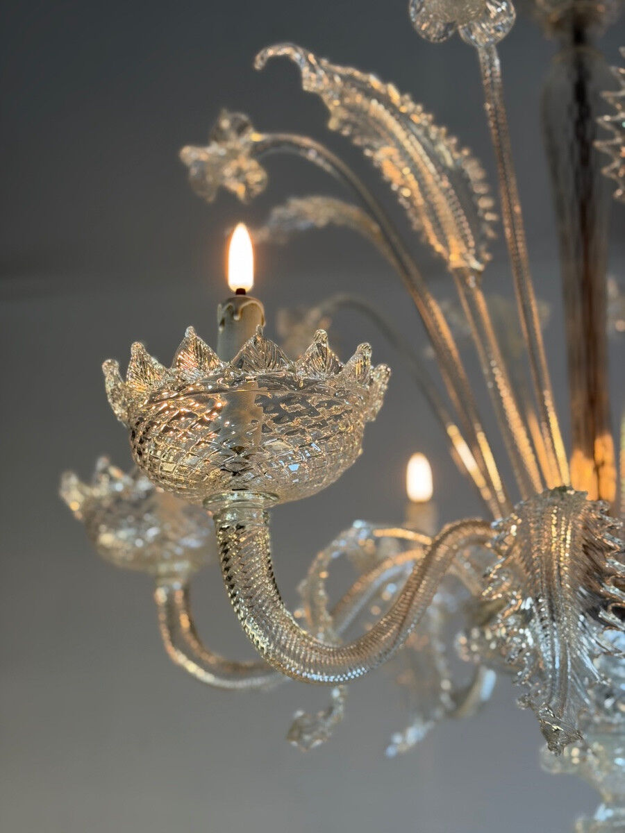 Venetian chandelier made of Murano glass, six light arms, circa 1940.