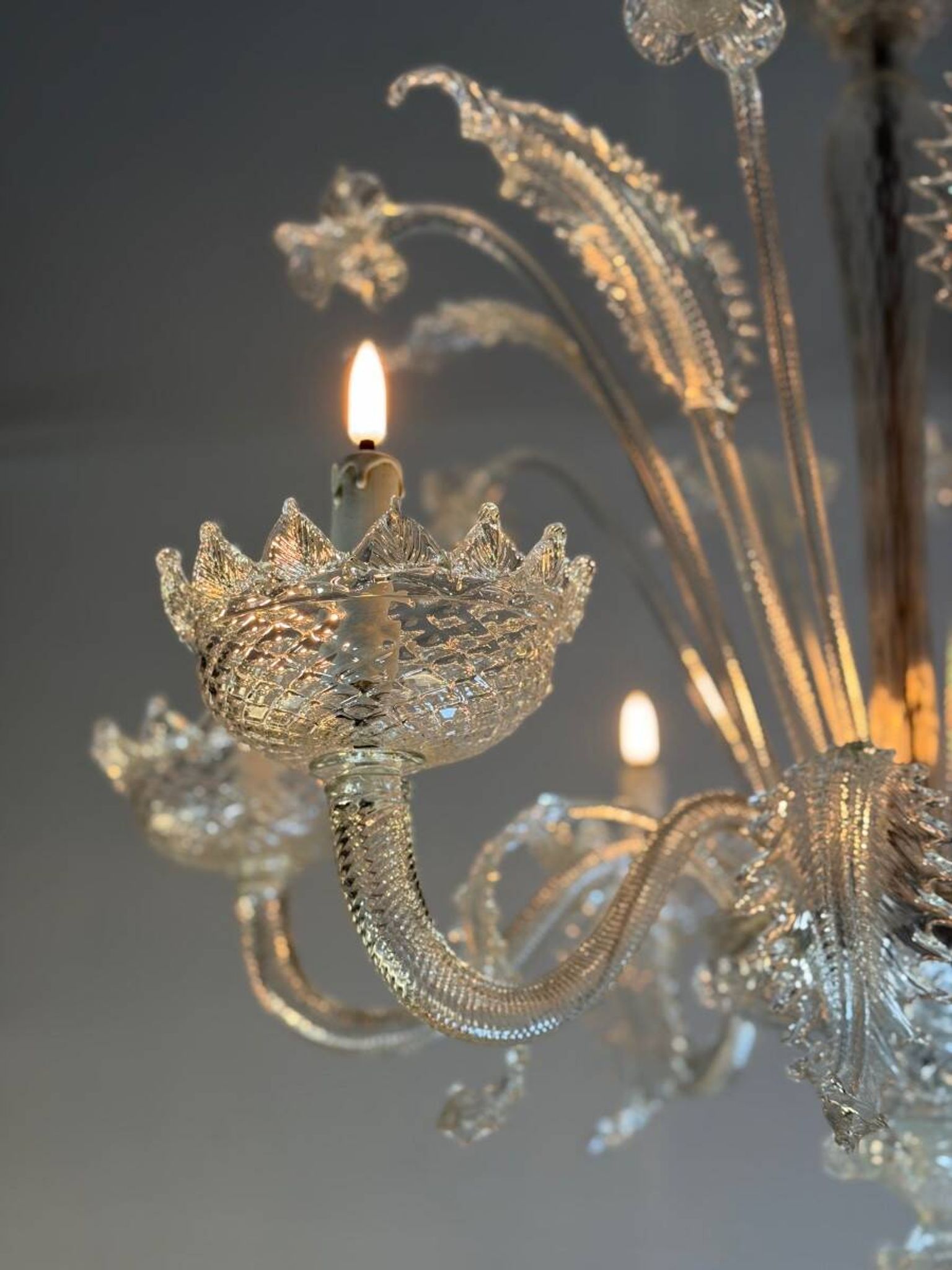 Venetian chandelier made of Murano glass, six light arms, circa 1940.