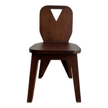 Chaise brutaliste rétro en bois massif foncé