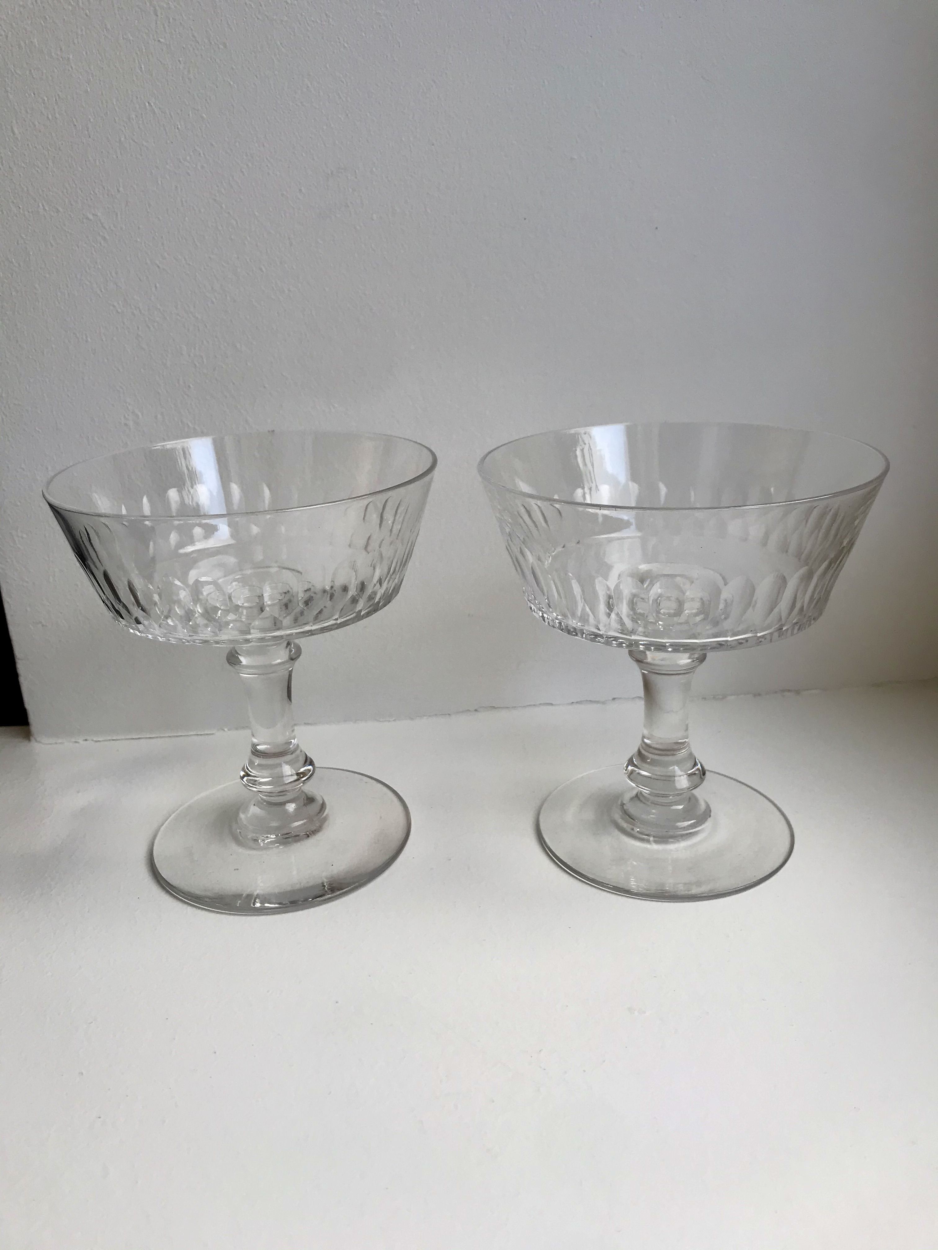 Set of 6 depicted art deco engraved crystal champagne glasses mismatched 50s