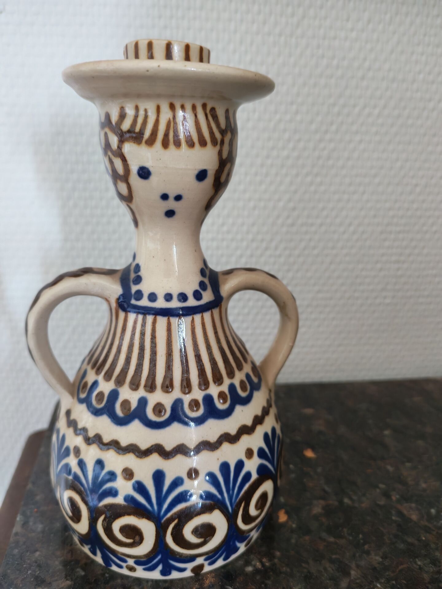 Anthropomorphic woman candle holder in ceramic