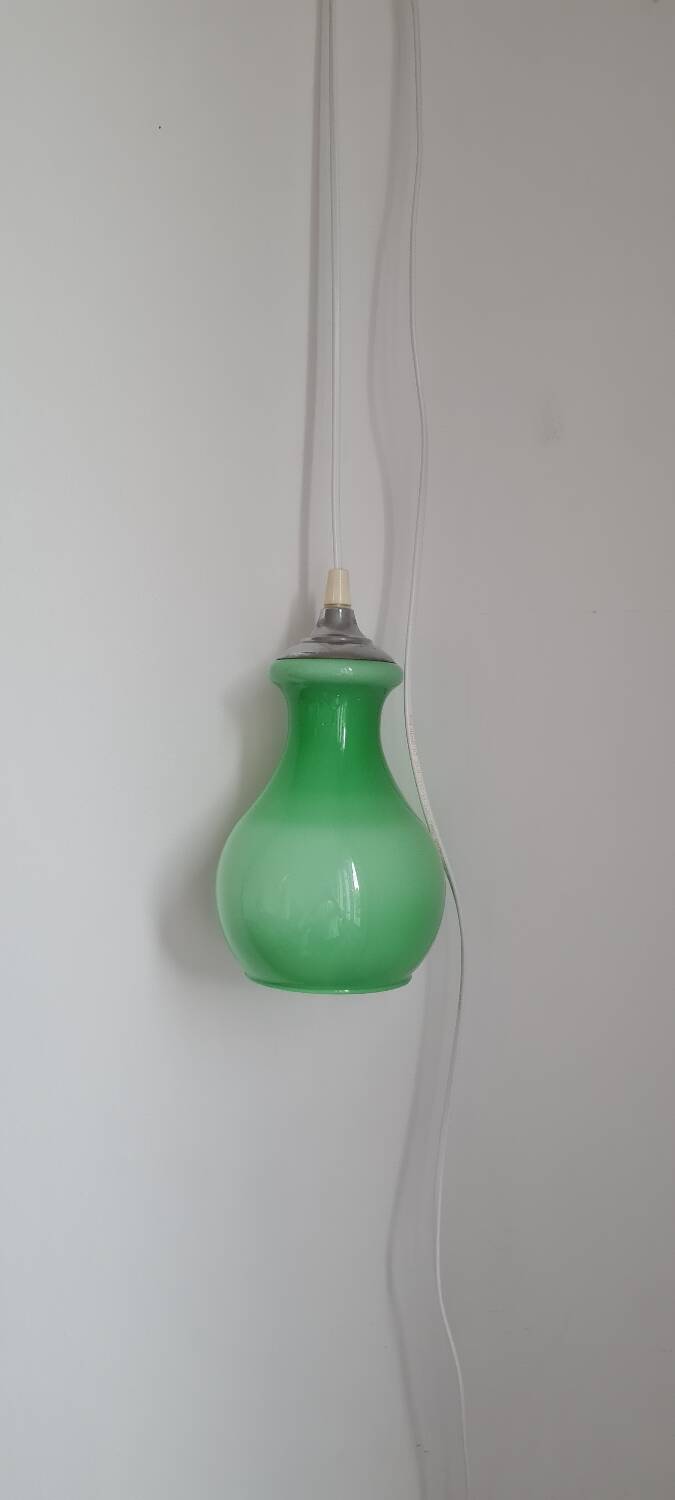 Baladeuse scandinave en verre opalin