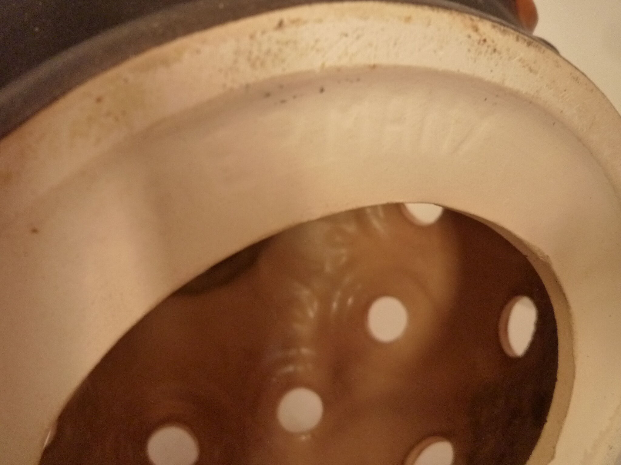 Openwork ceramic table lamp