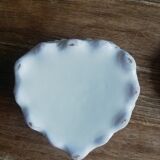 Ceramic heart box decorated with openwork roses
