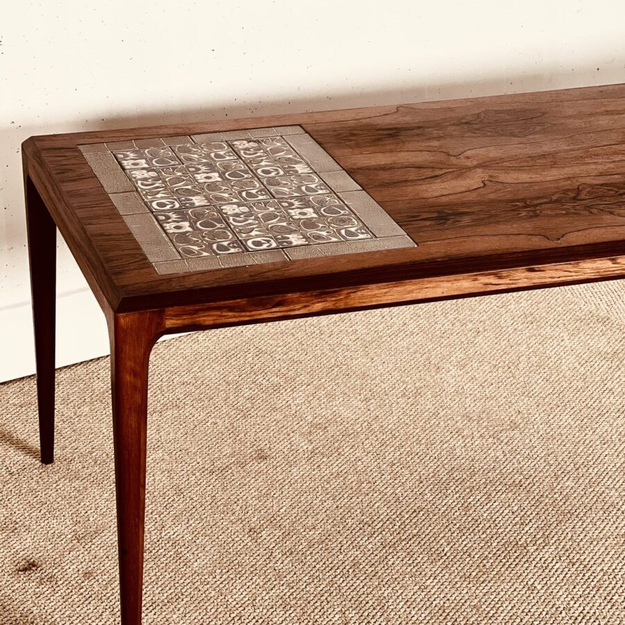 Table basse danoise par Johannes Andersen pour CFC en palissandre