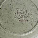 Set of 4 flat plates in speckled sandstone