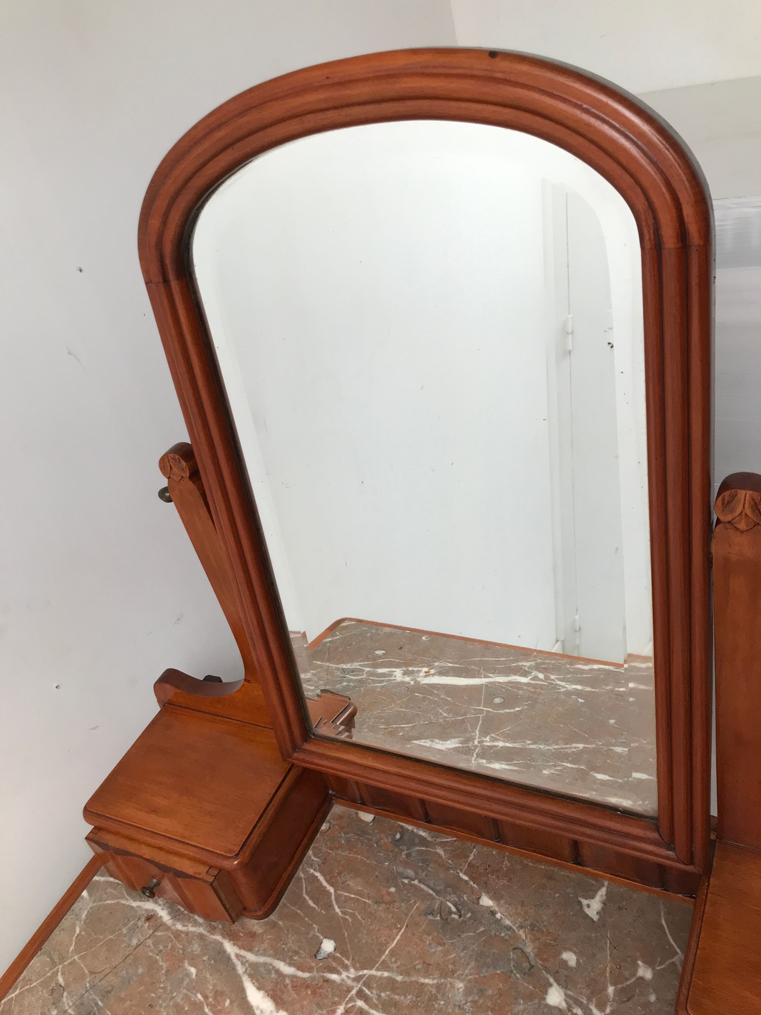 Art deco hairdresser 20s