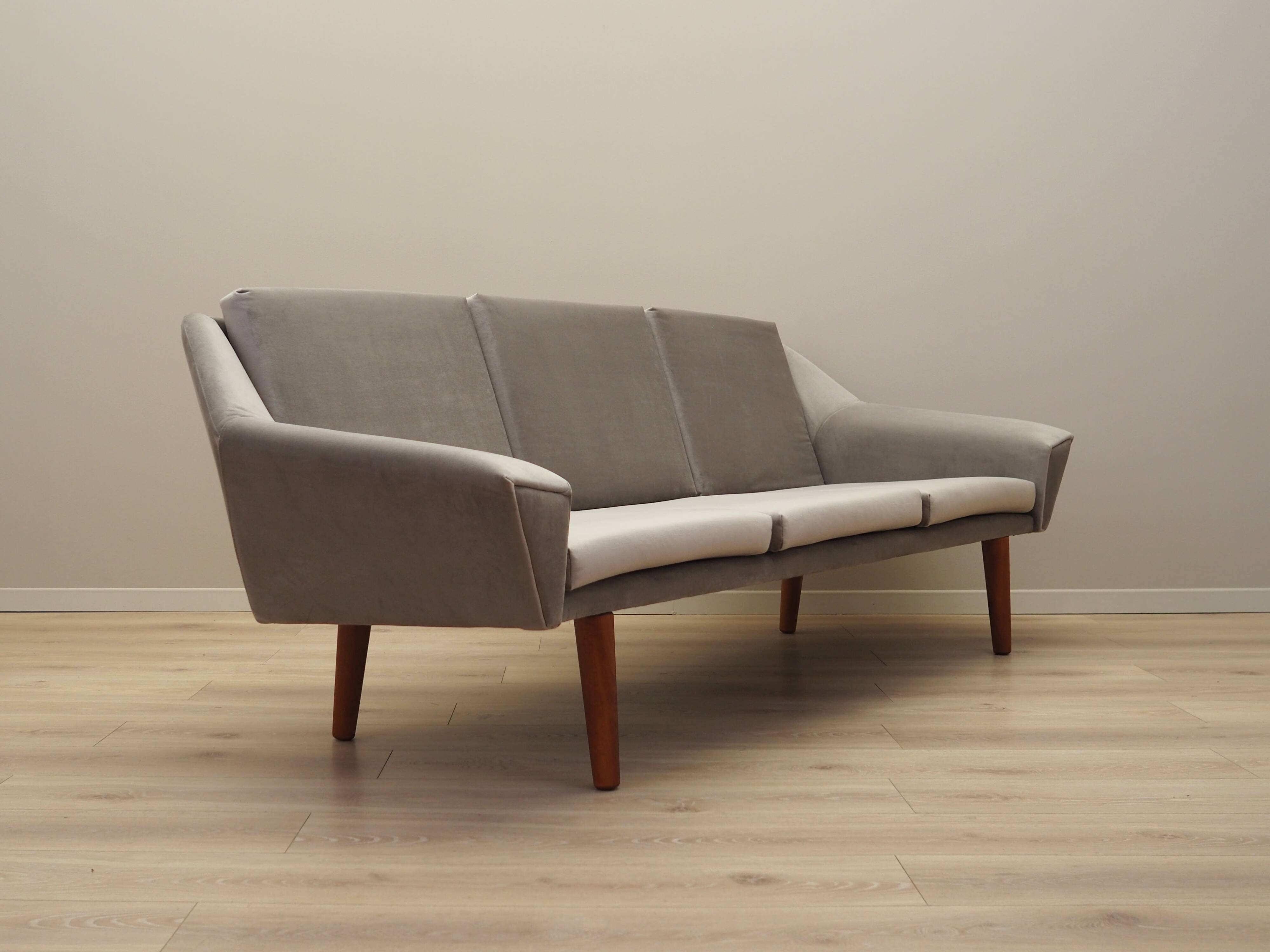 Canapé danois en velours gris, années 1980