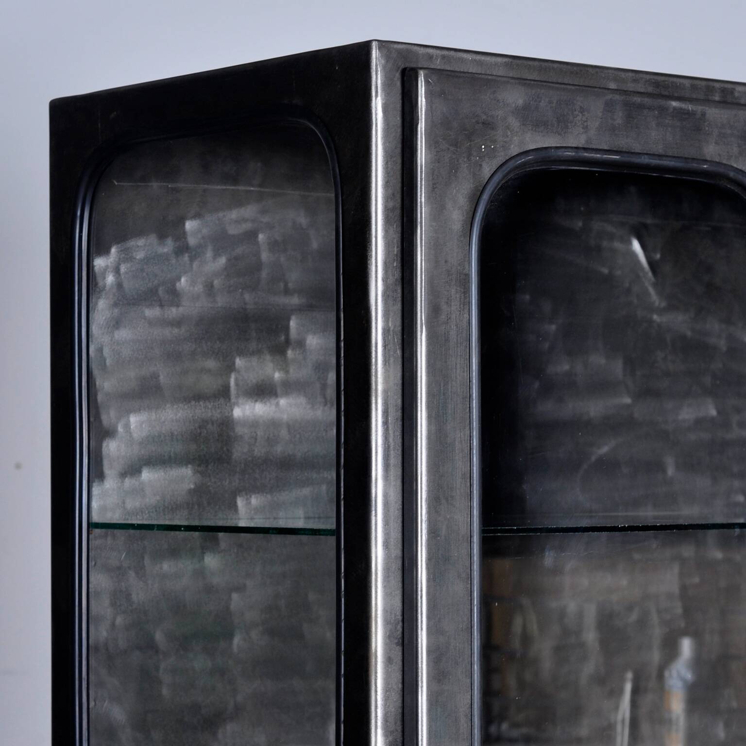 armoire à pharmacie polie, années 1970