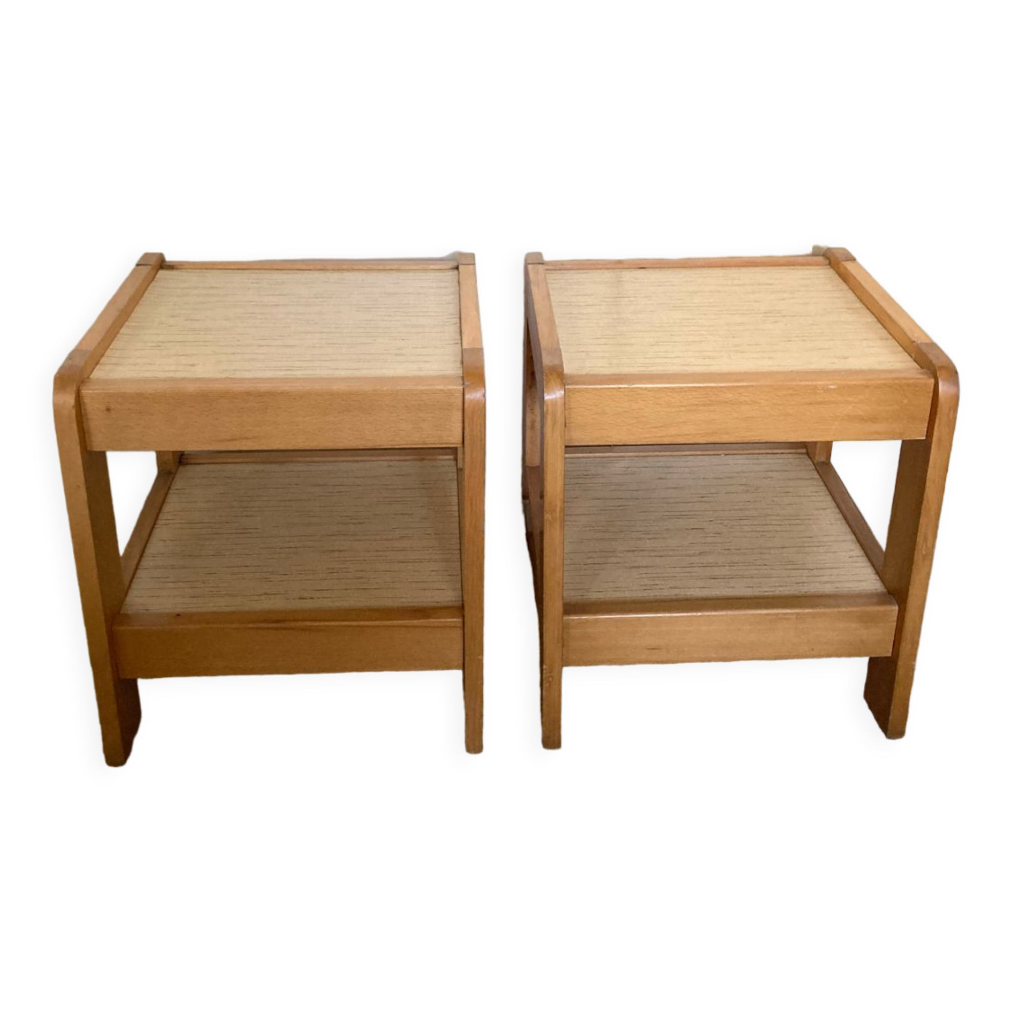 Paire de tables de chevet en orme