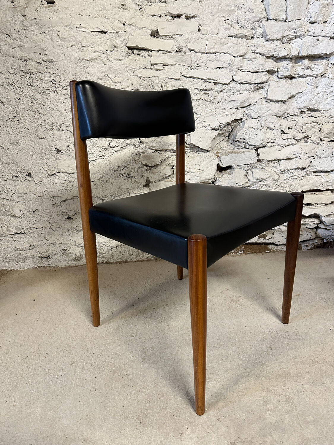 6 Scandinavian chairs by Aksel Bender 1960