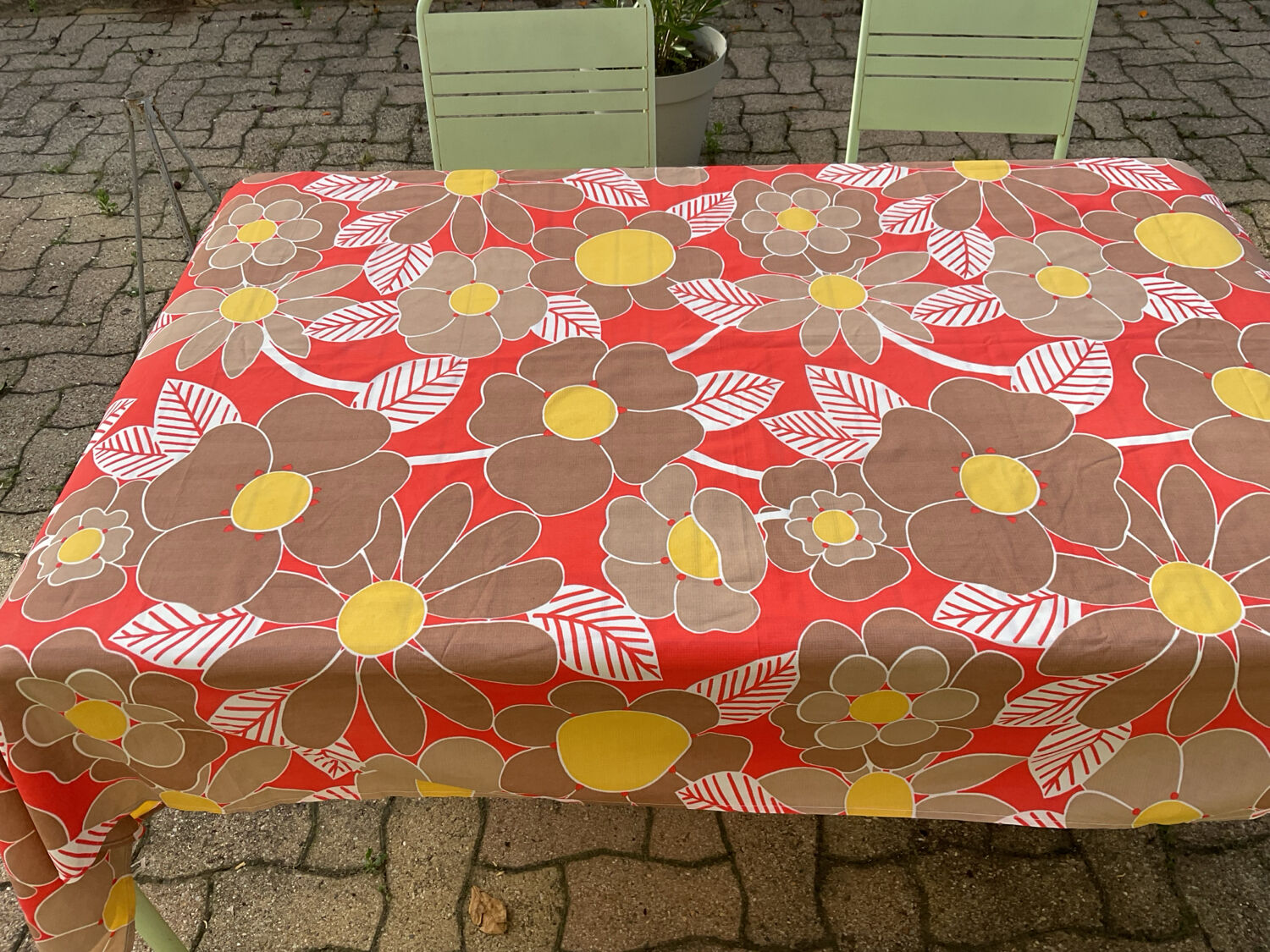 Vintage 70s coloured tablecloth