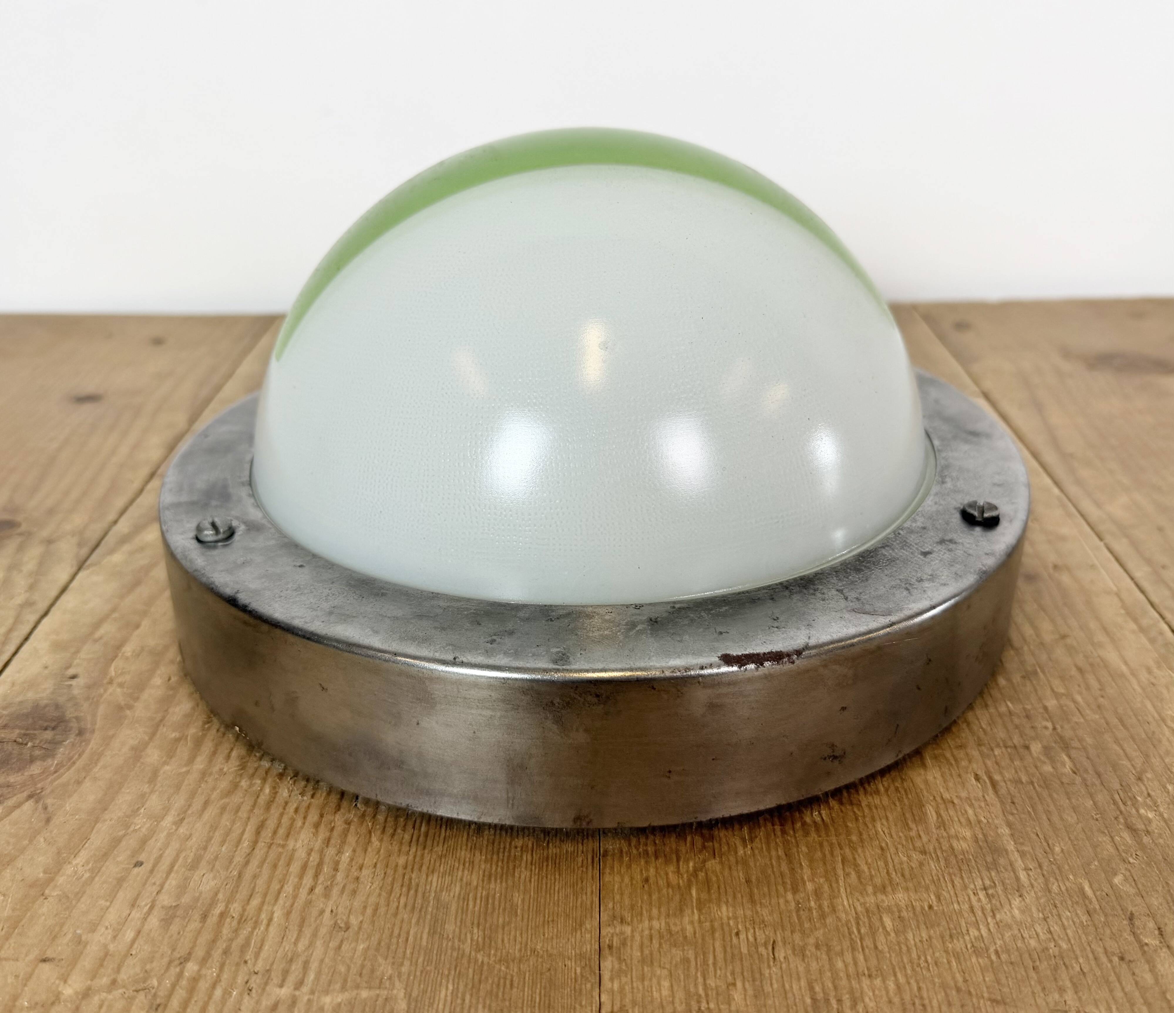 Lumière d'urgence vintage murale ou de plafond, années 1970