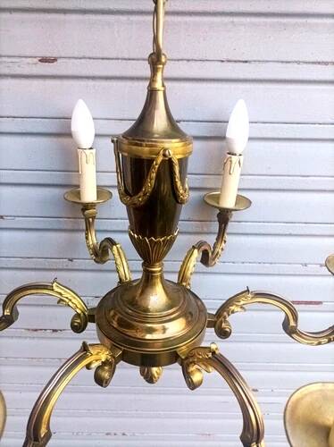 Superb 6-light chandelier in gilded bronze in Louis XVI style, in working condition.