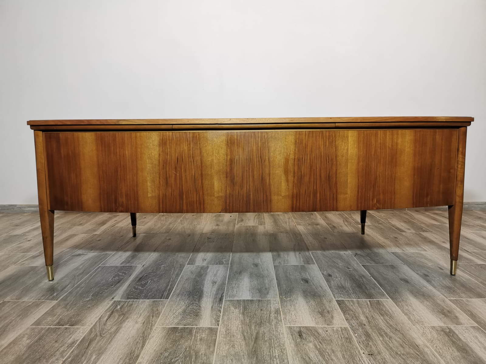 Bureau du milieu du siècle