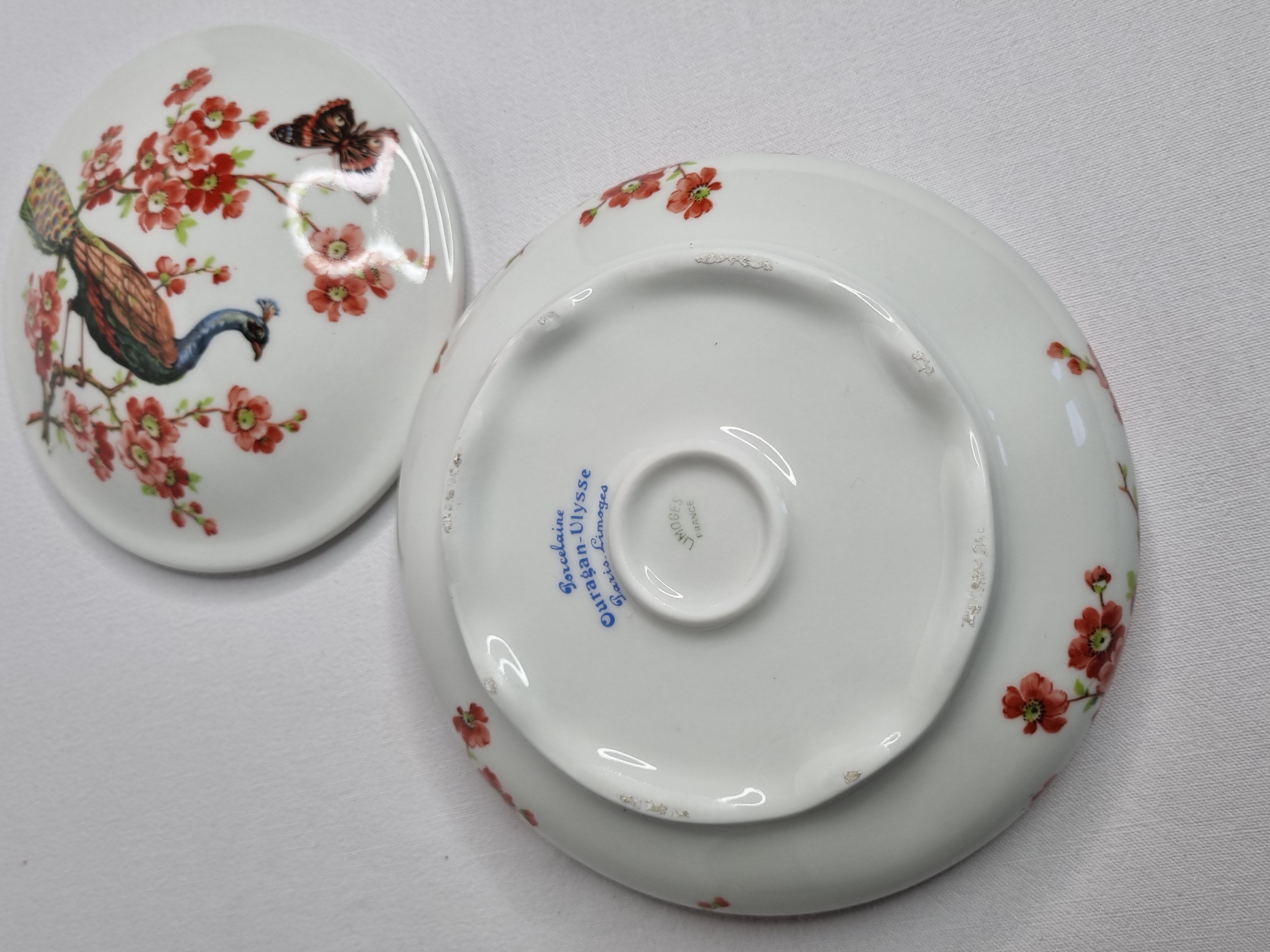 Porcelain candy with peacock decoration, 18 cm