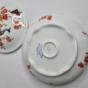 Bonbonnière en porcelaine à décor de paon, 18 cm