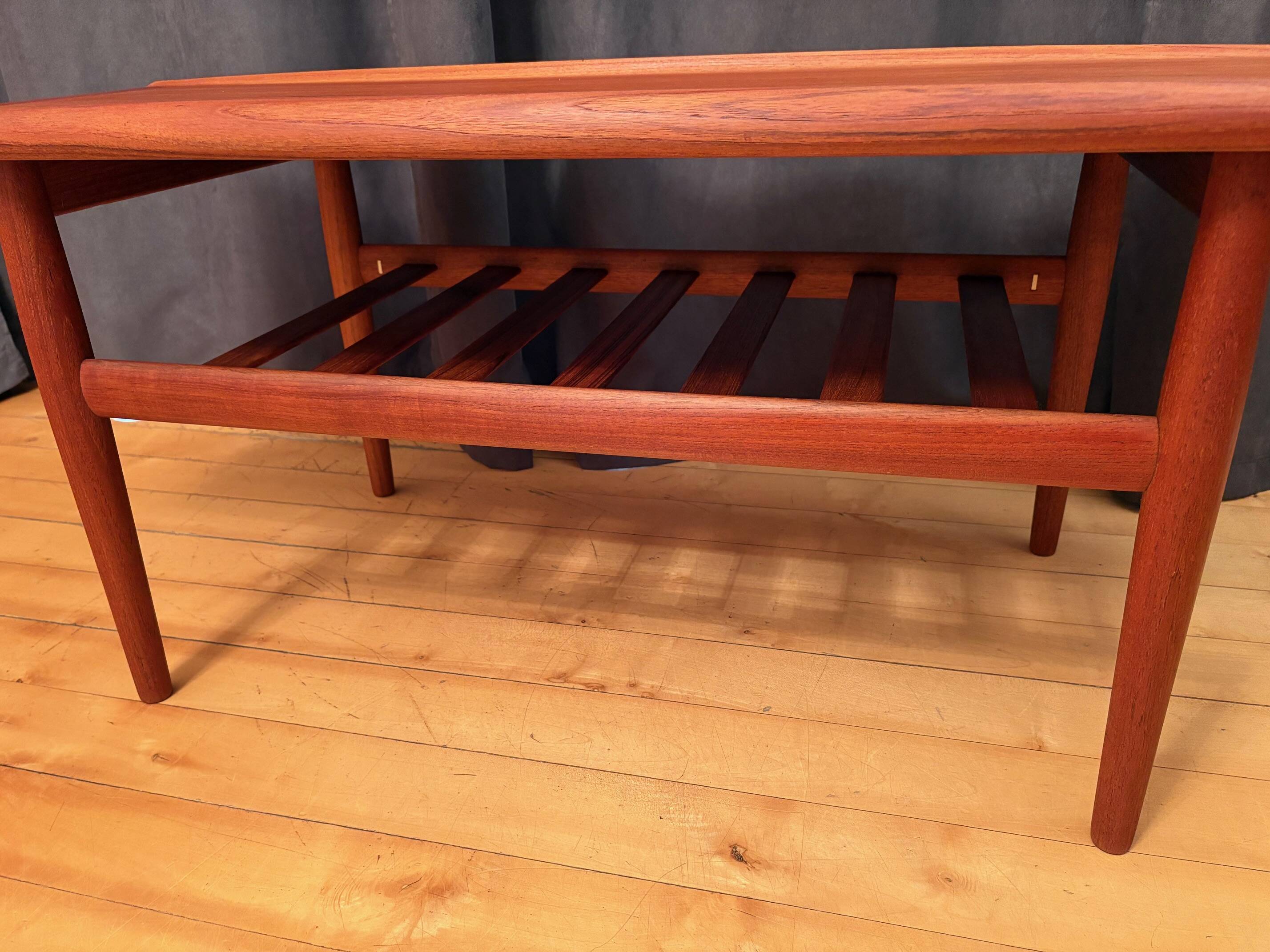 Coffee table designed by Grete Jalk, Glostrup Møbelfabrik, 1960s