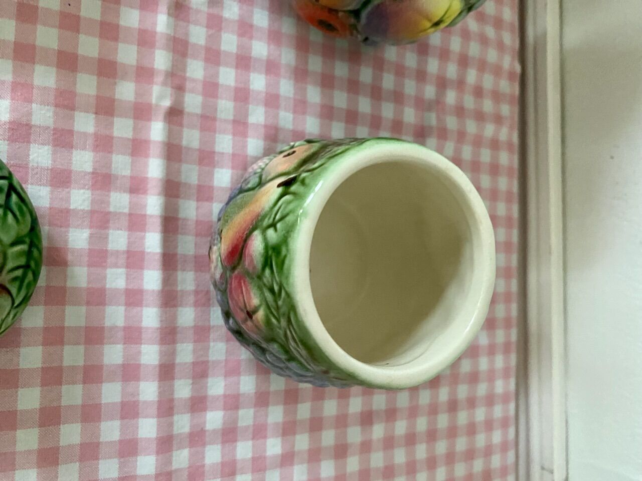 Pots in slip decoration fruits