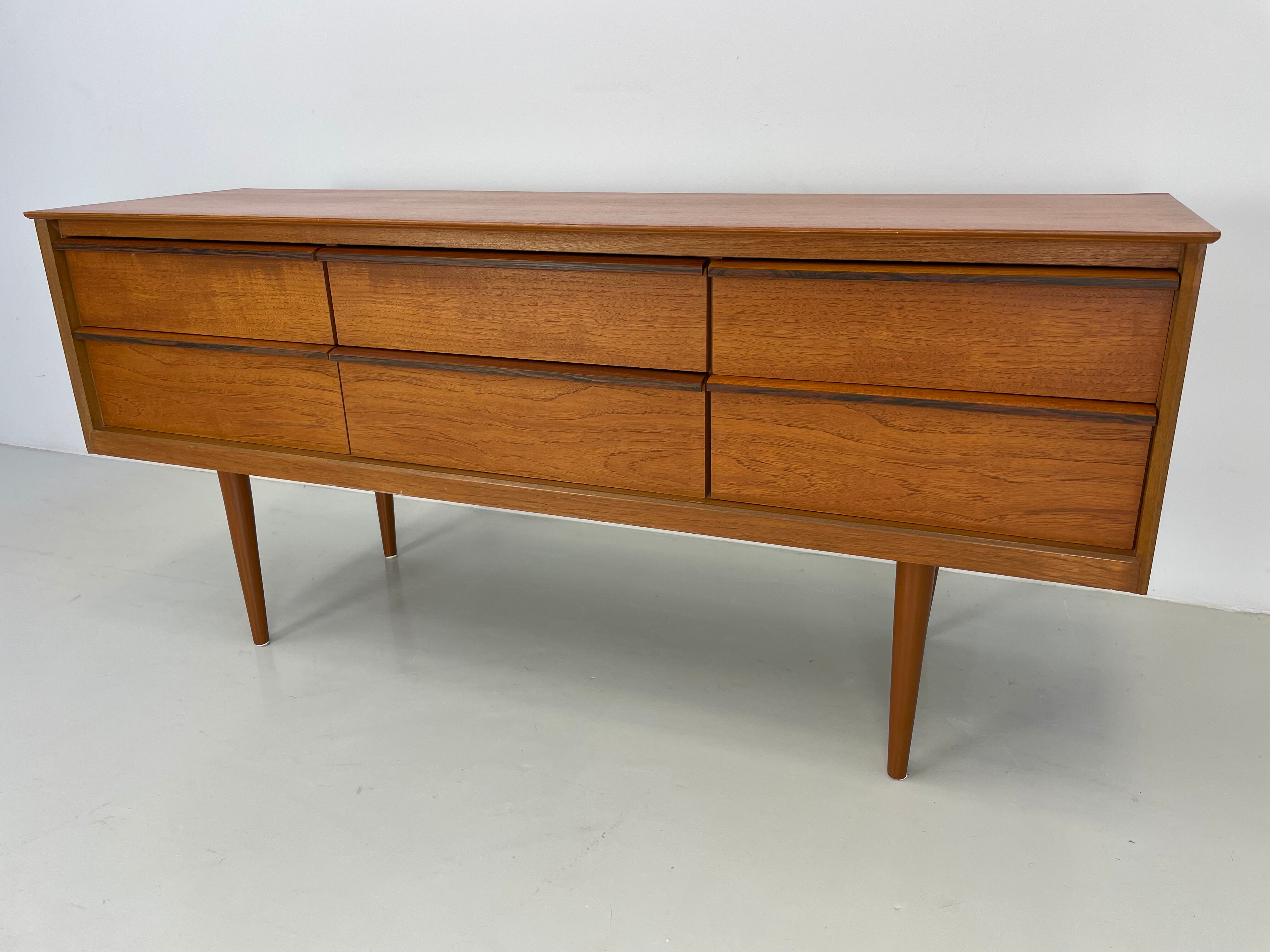 Vintage Austinsuite sideboard 1960's