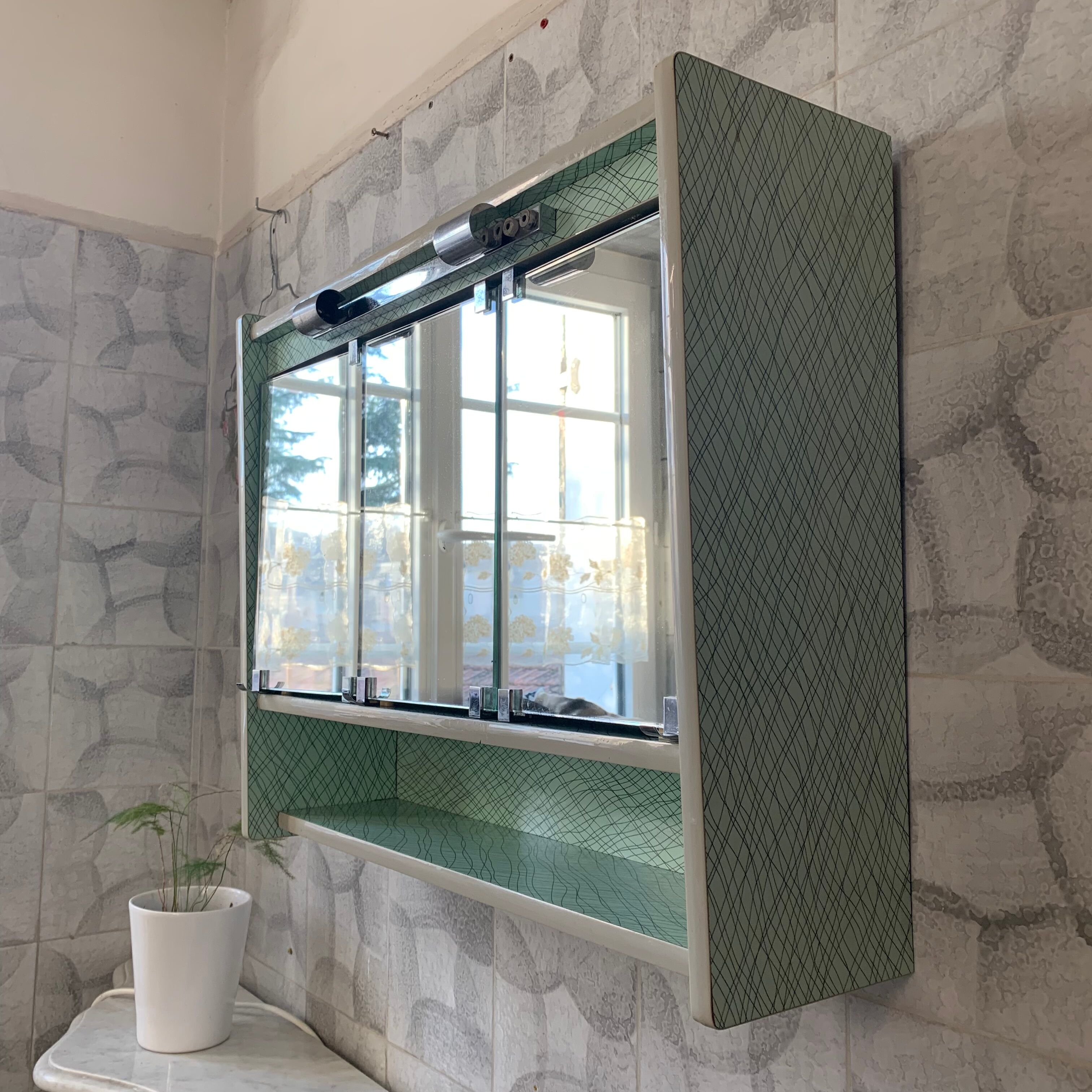 Vintage triptych green wall-mounted toilet cabinet