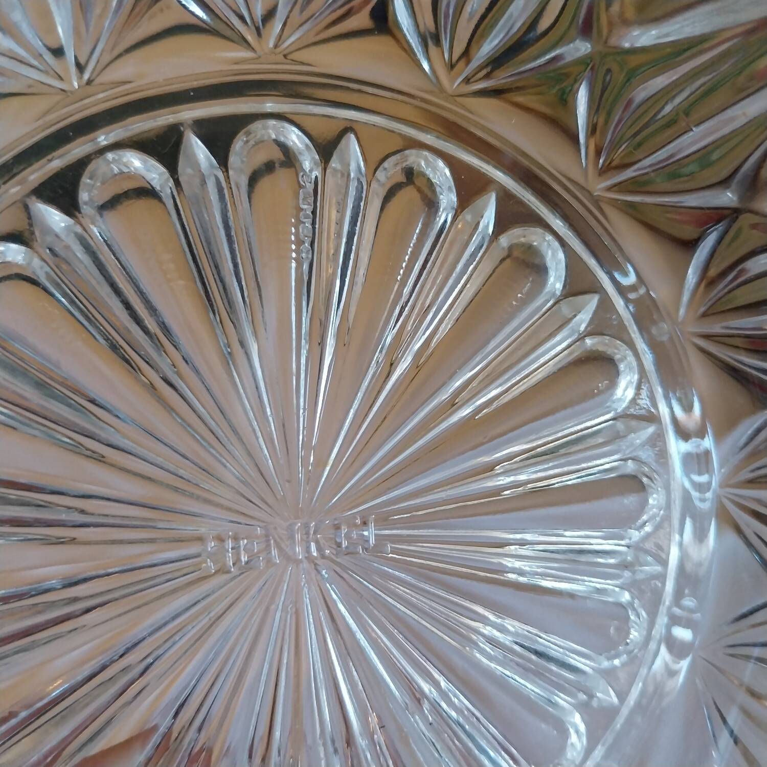 Ancienne bonbonnière et flacon art déco en cristal Henkel