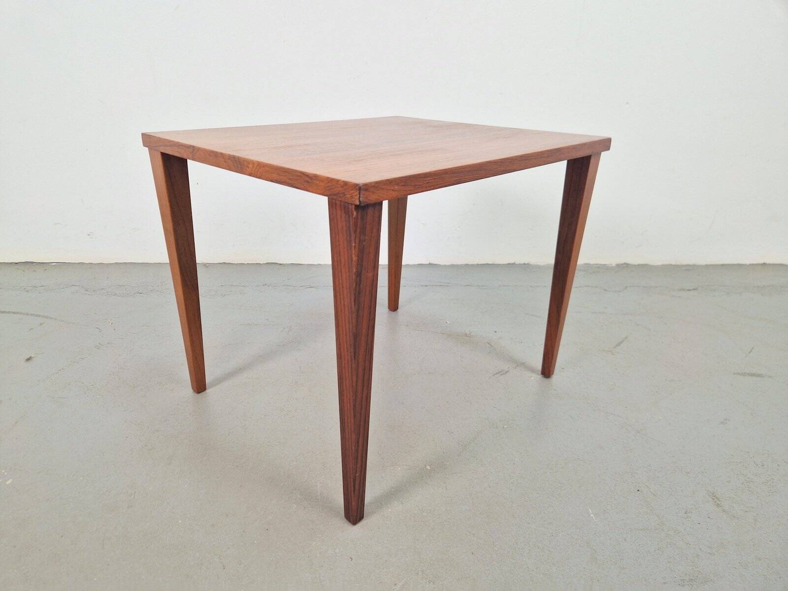 Table d'appoint en teck de HM Møbel, Danemark, années 1960.