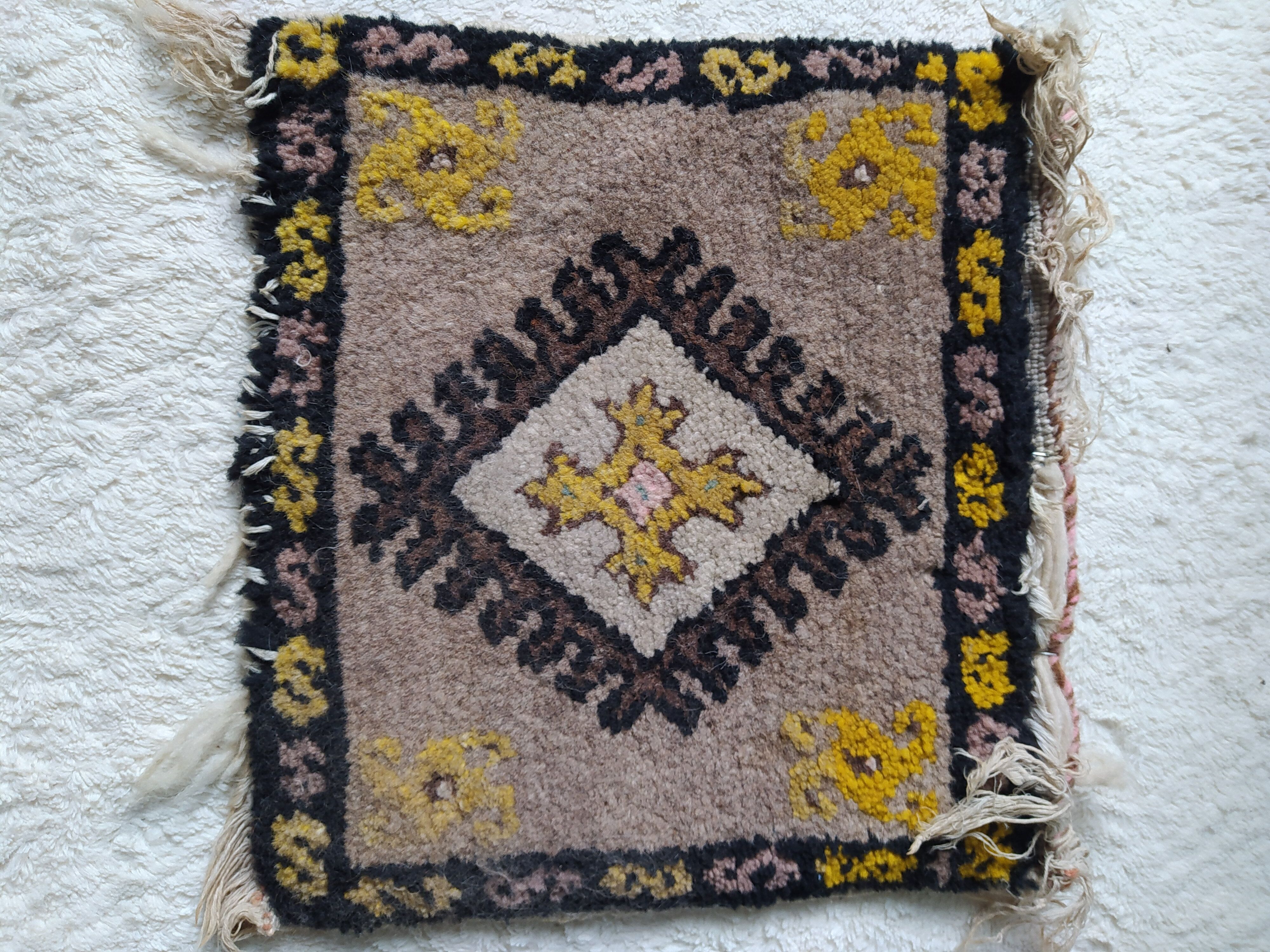 Pair of 2 mini kilim deco wall mats 37x37cm