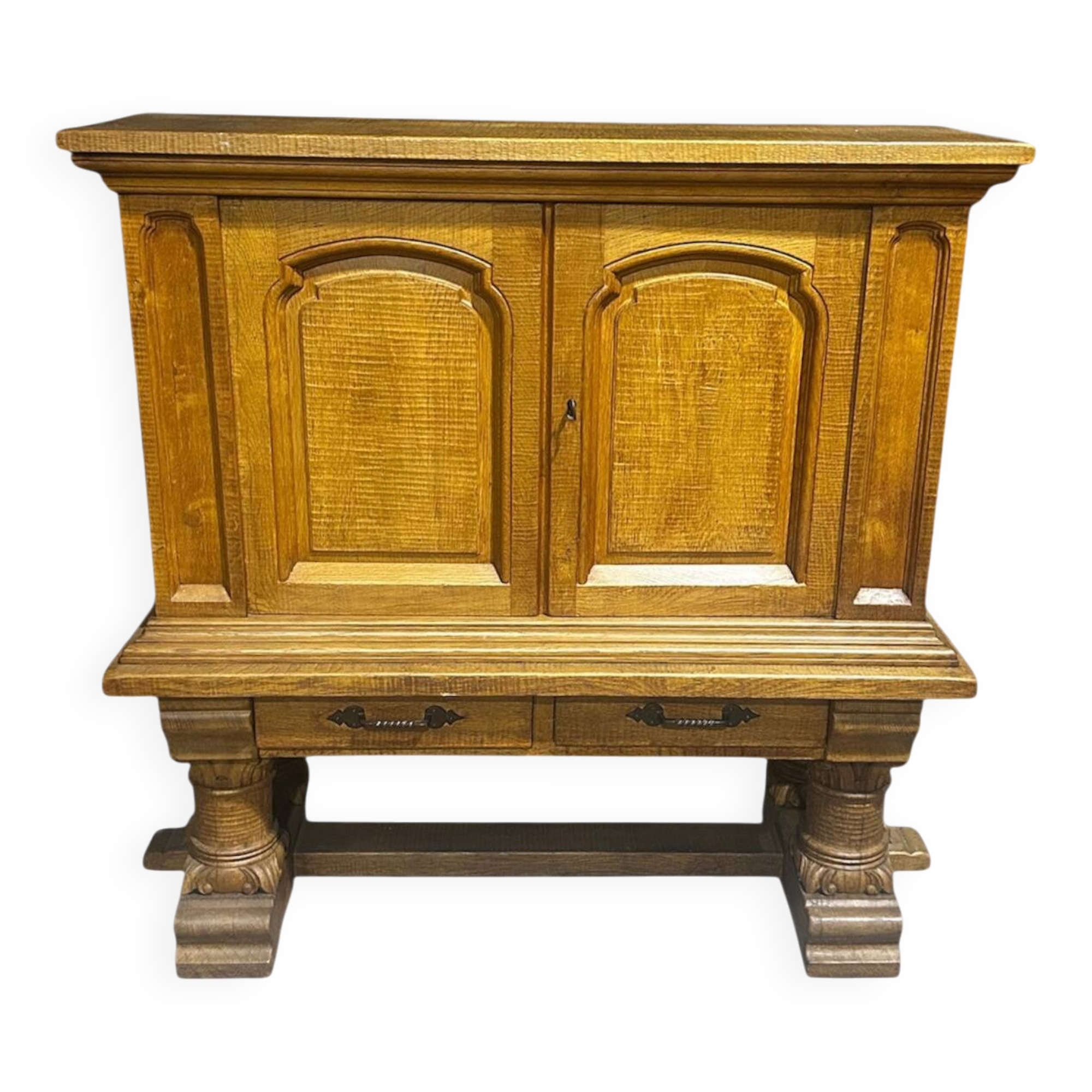 Meuble bas en chêne massif clair, 1940