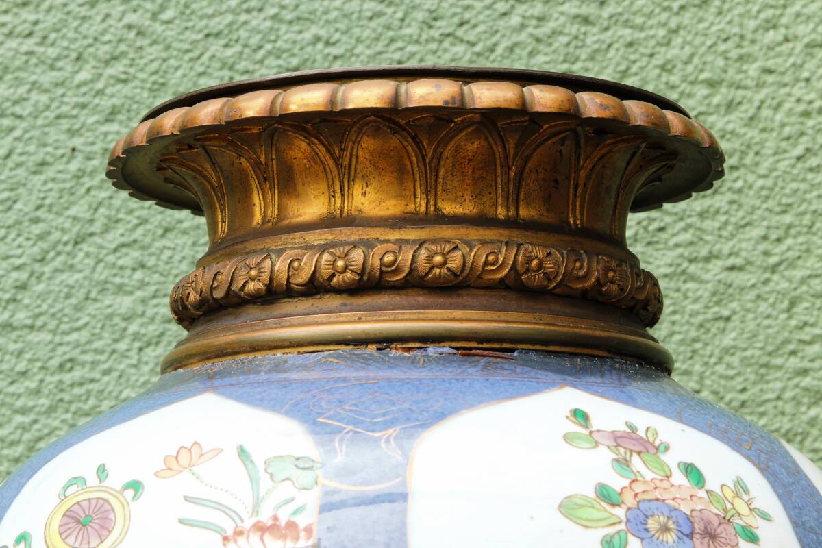 Lamp base, Chinese porcelain, Kangxi style, late 19th century.