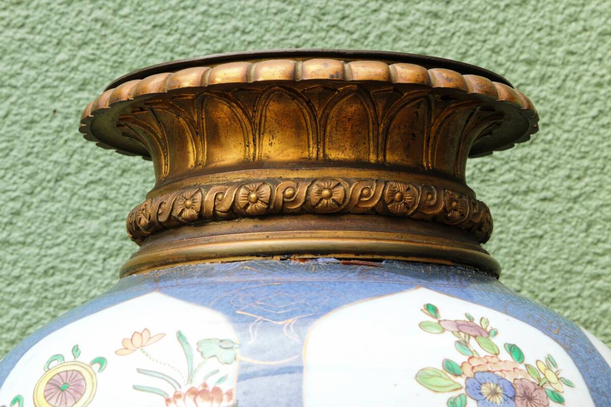 Lamp base, Chinese porcelain, Kangxi style, late 19th century.