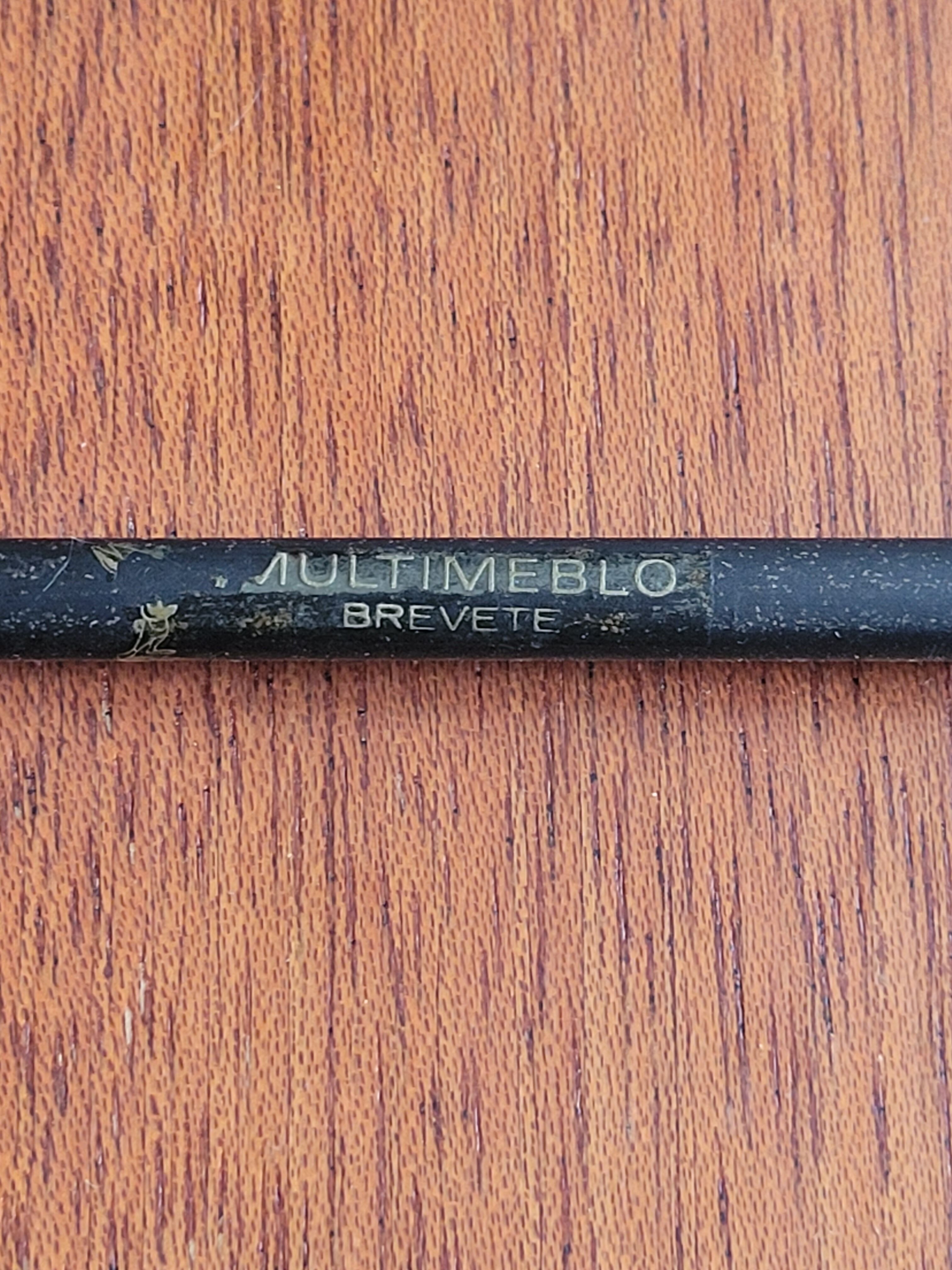 Vintage modular shelf with installation or wall Multistrux of Multimeuble lacquered steel, 1960