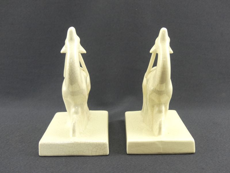 Onnaing, paire de serre-livres antilopes en craquelé Art Déco