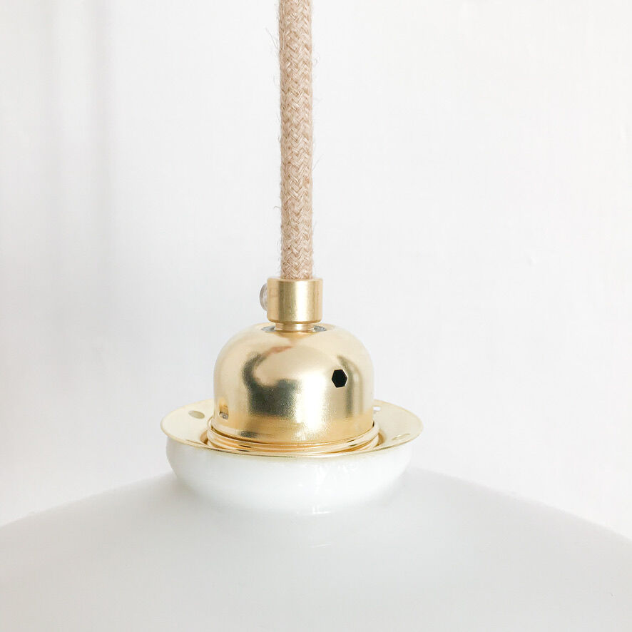 Opaline suspension with lace