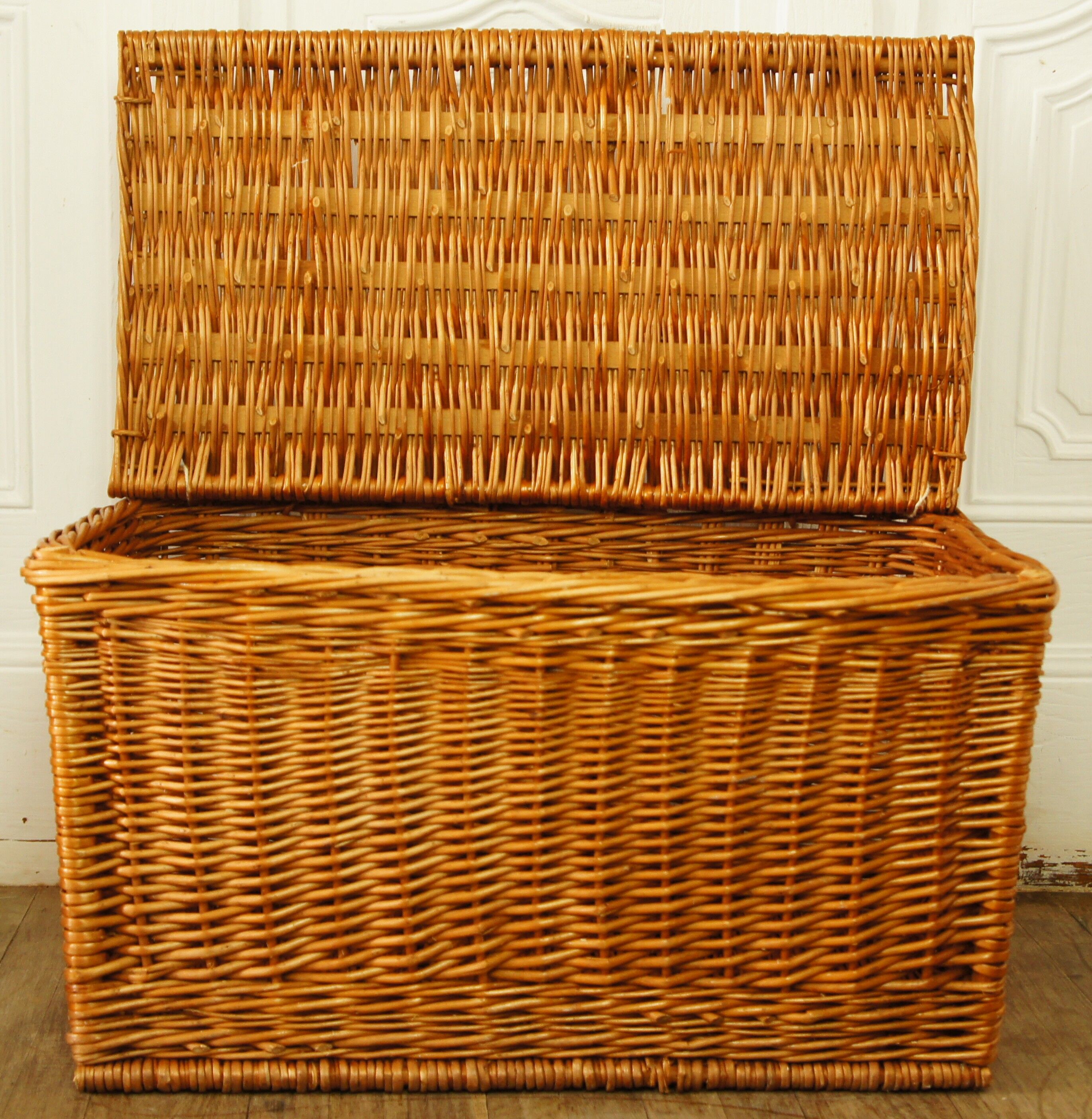 Braided wicker chest bench