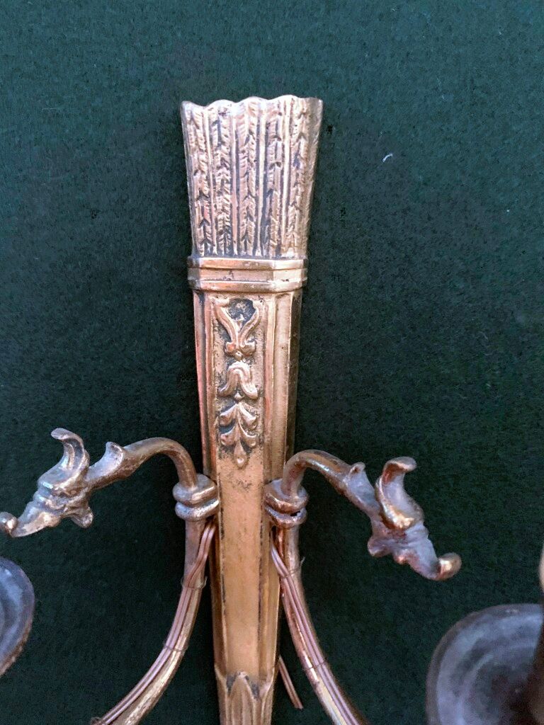 Paire d'appliques de style Louis XVI