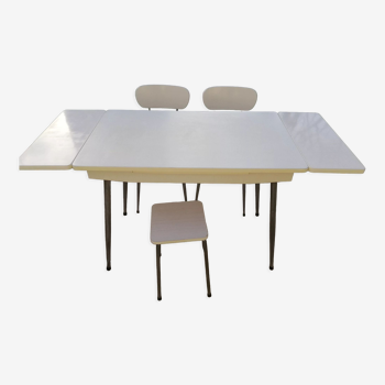 Table formica blanc vintage, 2 chaises & 1 tabouret