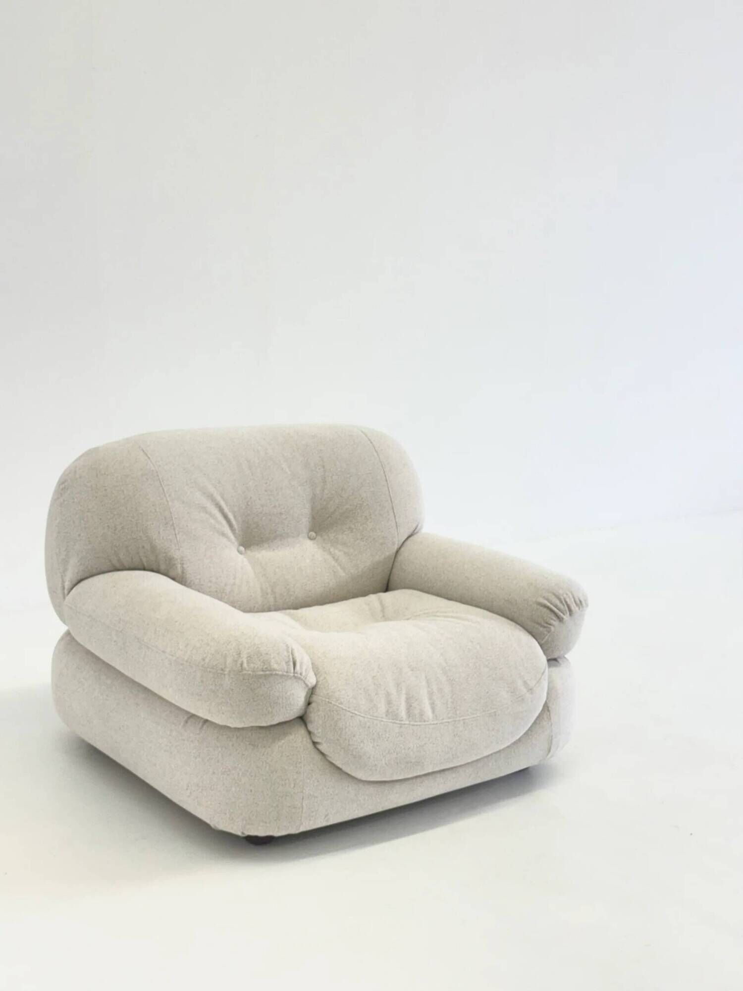 Sapporo armchair by Mario Marenco for Mobil Girgi in cream beige
