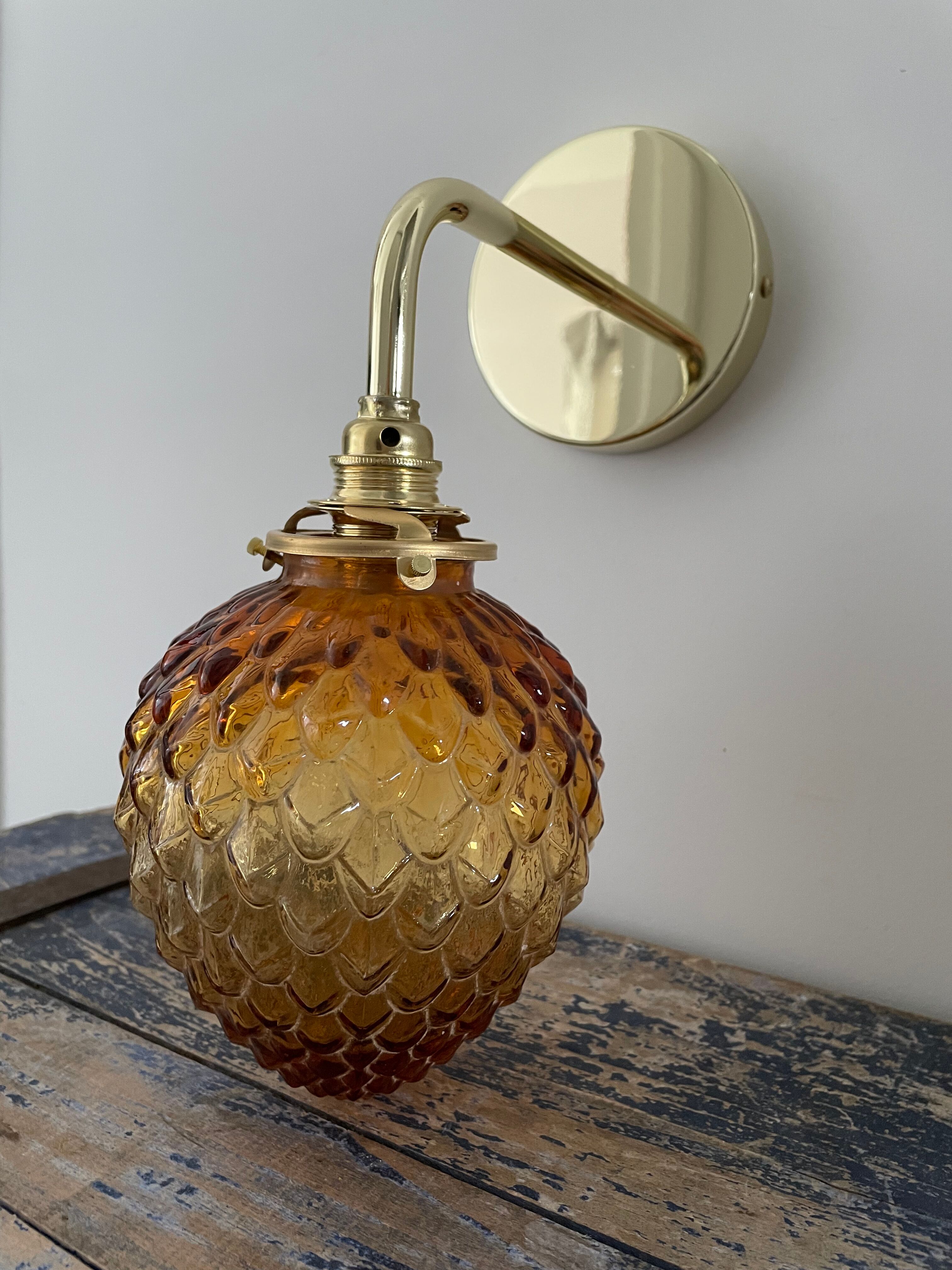 Wall lamp Electrified golden pine cone to nine