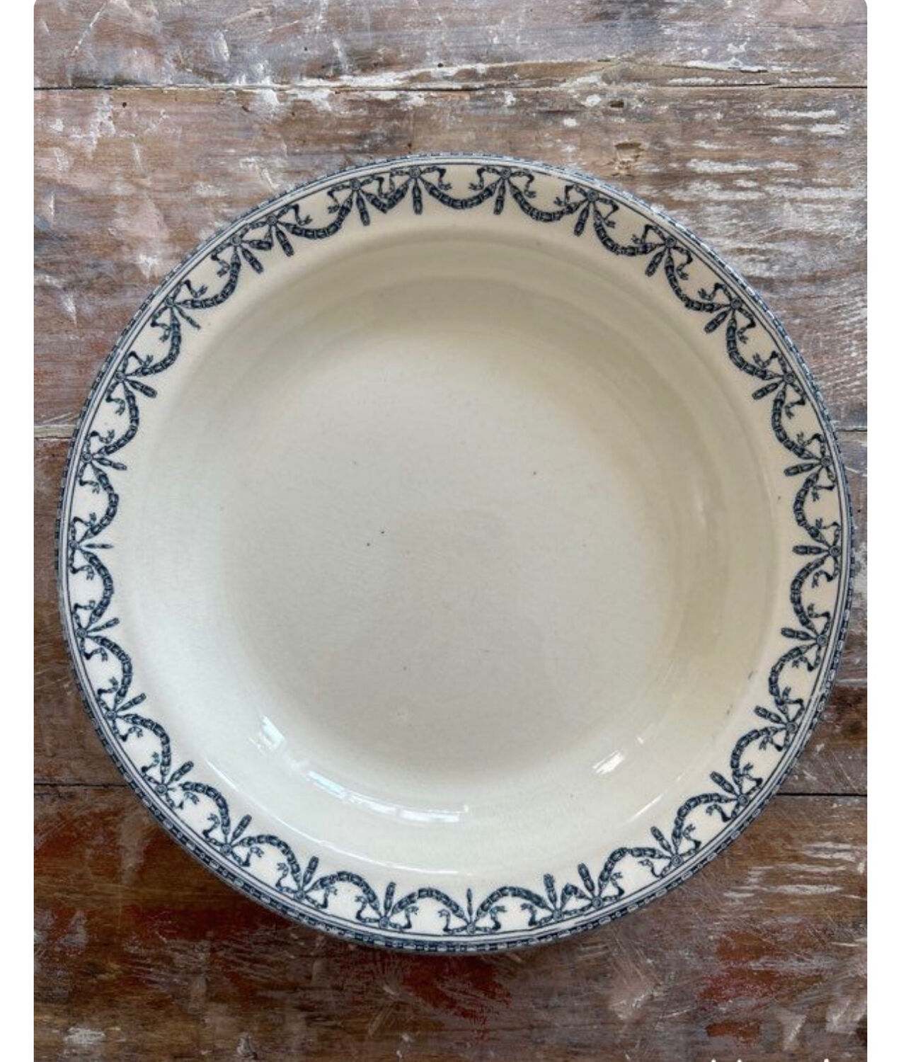 Deep dish / salad bowl Terre de Fer. Salins model Garlands